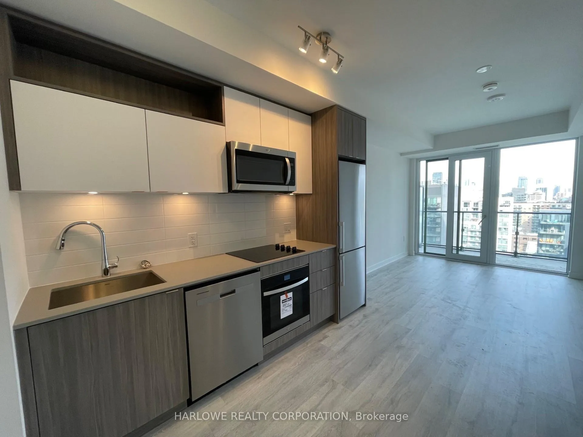 Front of Unit 1664 W, 135 Lower Sherbourne Street W