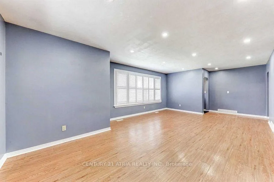 Photo 7 of 532 Harmony Road S, Oshawa, Donevan — HOMEH