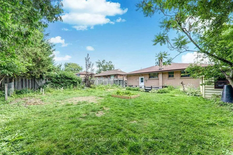 Photo 23 of 532 Harmony Road S, Oshawa, Donevan — HOMEH