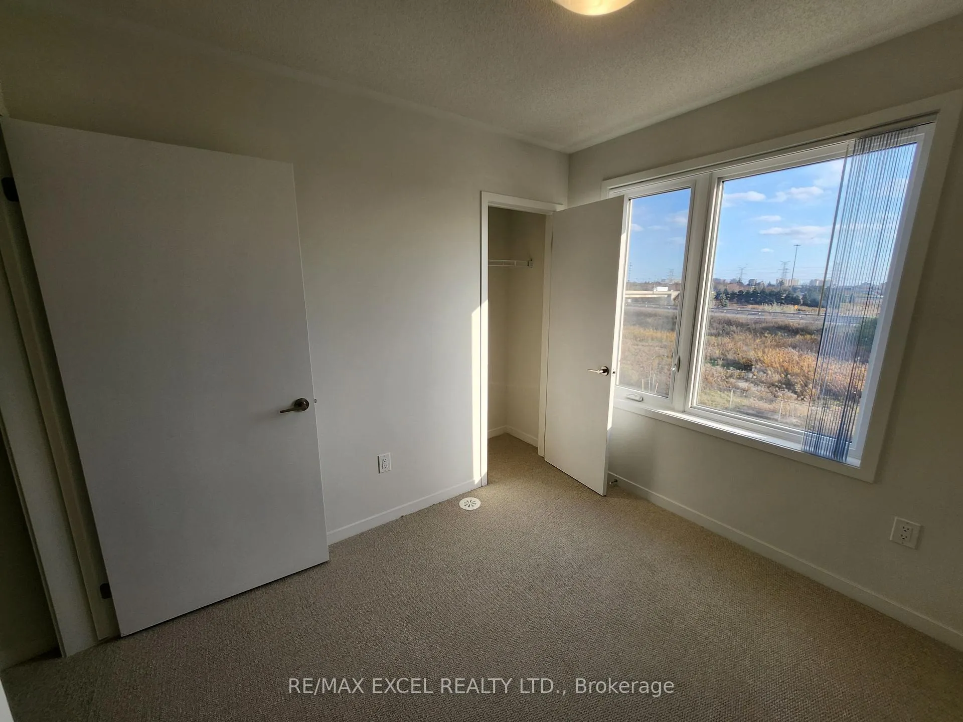 Photo 16 of Unit 331, 100 Honeycrisp Crescent, Vaughan, Vaughan Corporate Centre — HOMEH