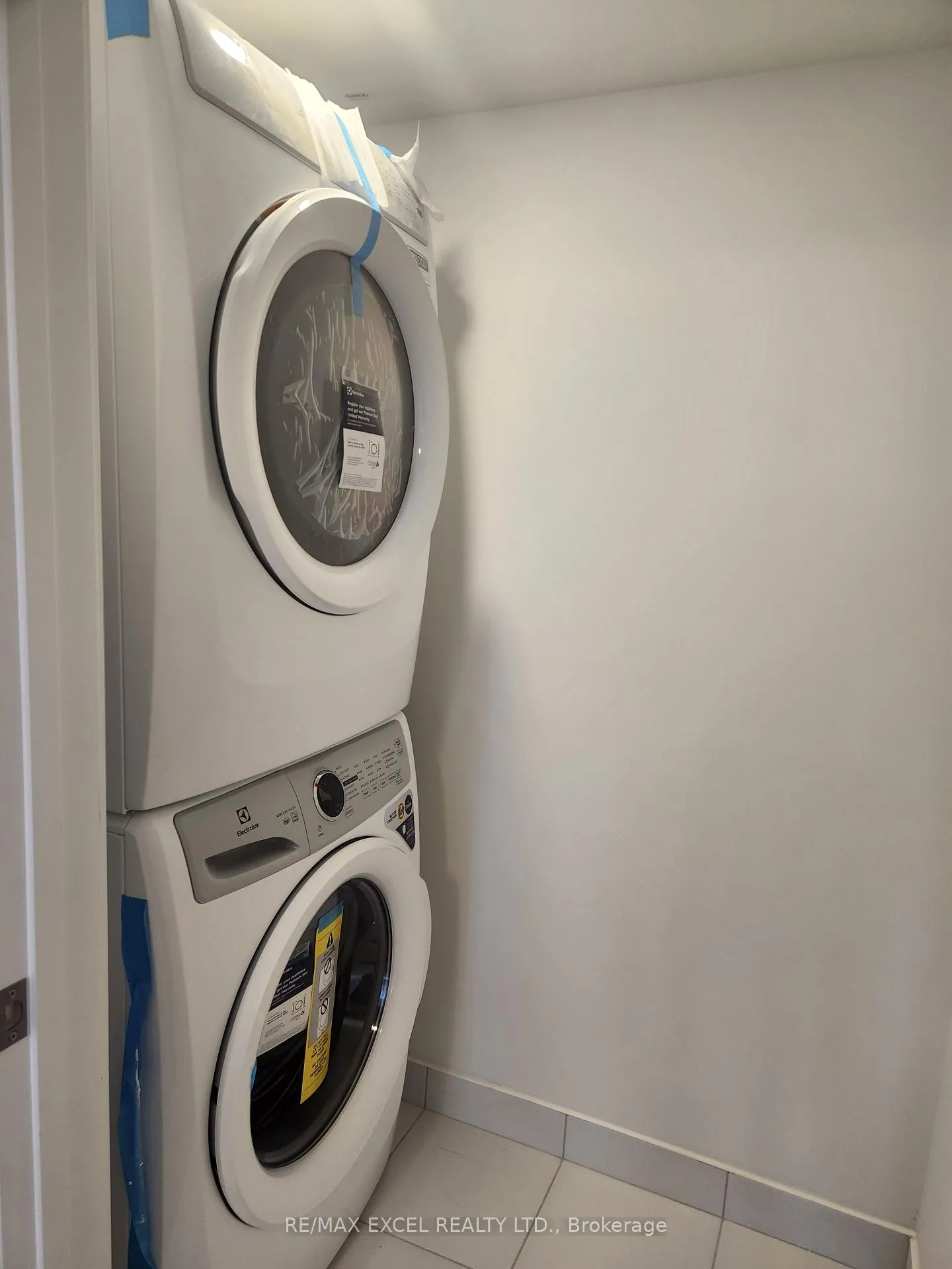 Photo 18 of Unit 331, 100 Honeycrisp Crescent, Vaughan, Vaughan Corporate Centre — HOMEH