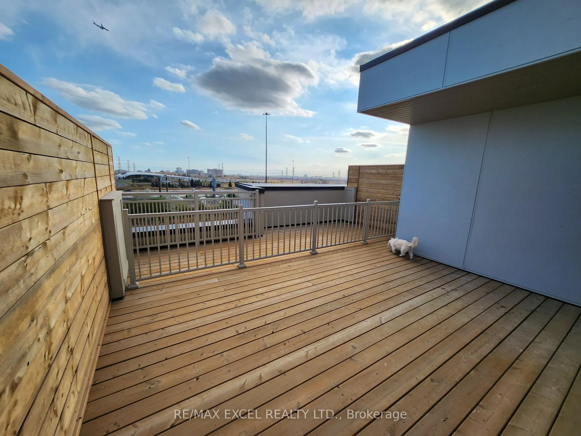 Photo 19 of Unit 331, 100 Honeycrisp Crescent, Vaughan, Vaughan Corporate Centre — HOMEH