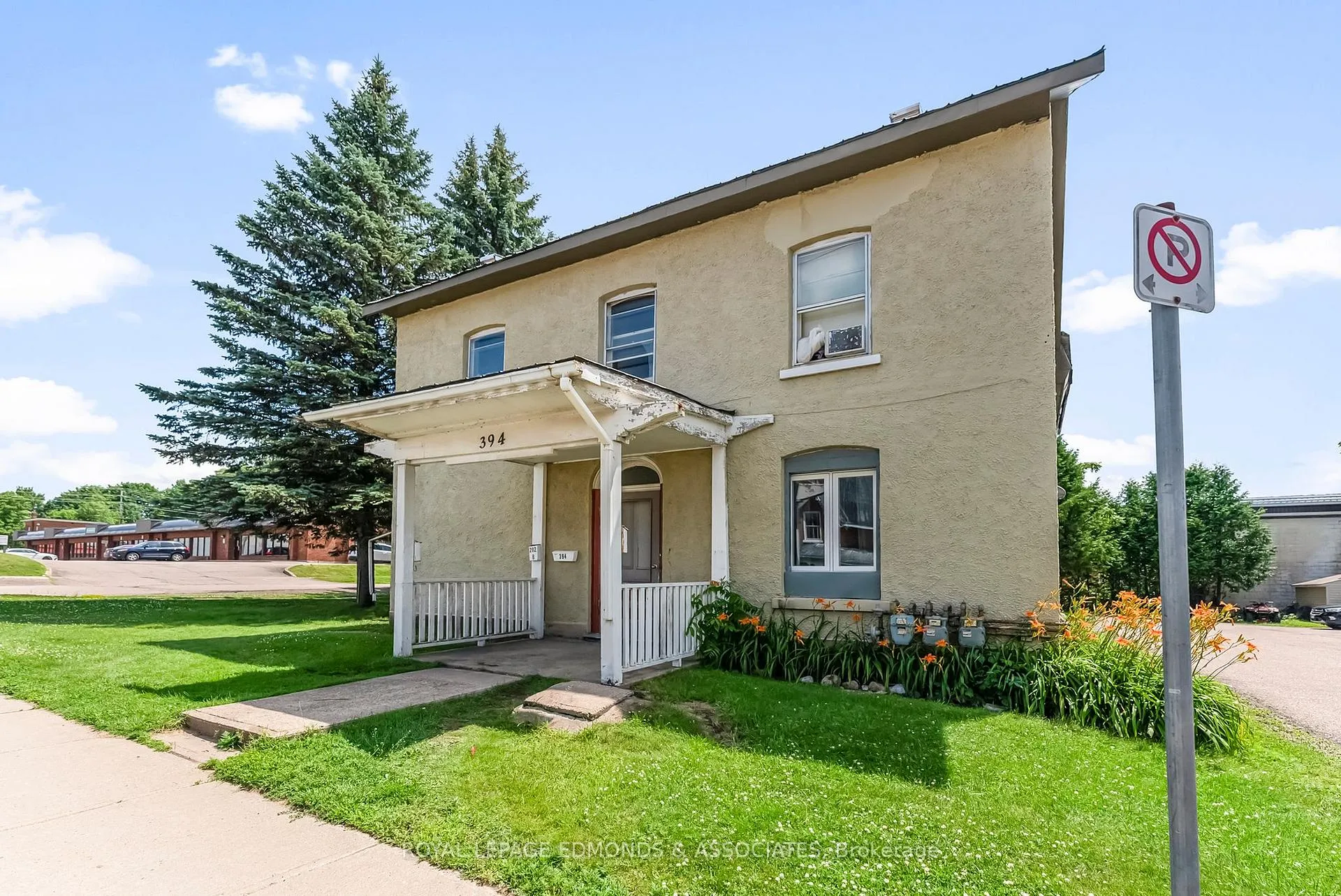 Photo 3 of 394 Pembroke Street E, Pembroke — HOMEH