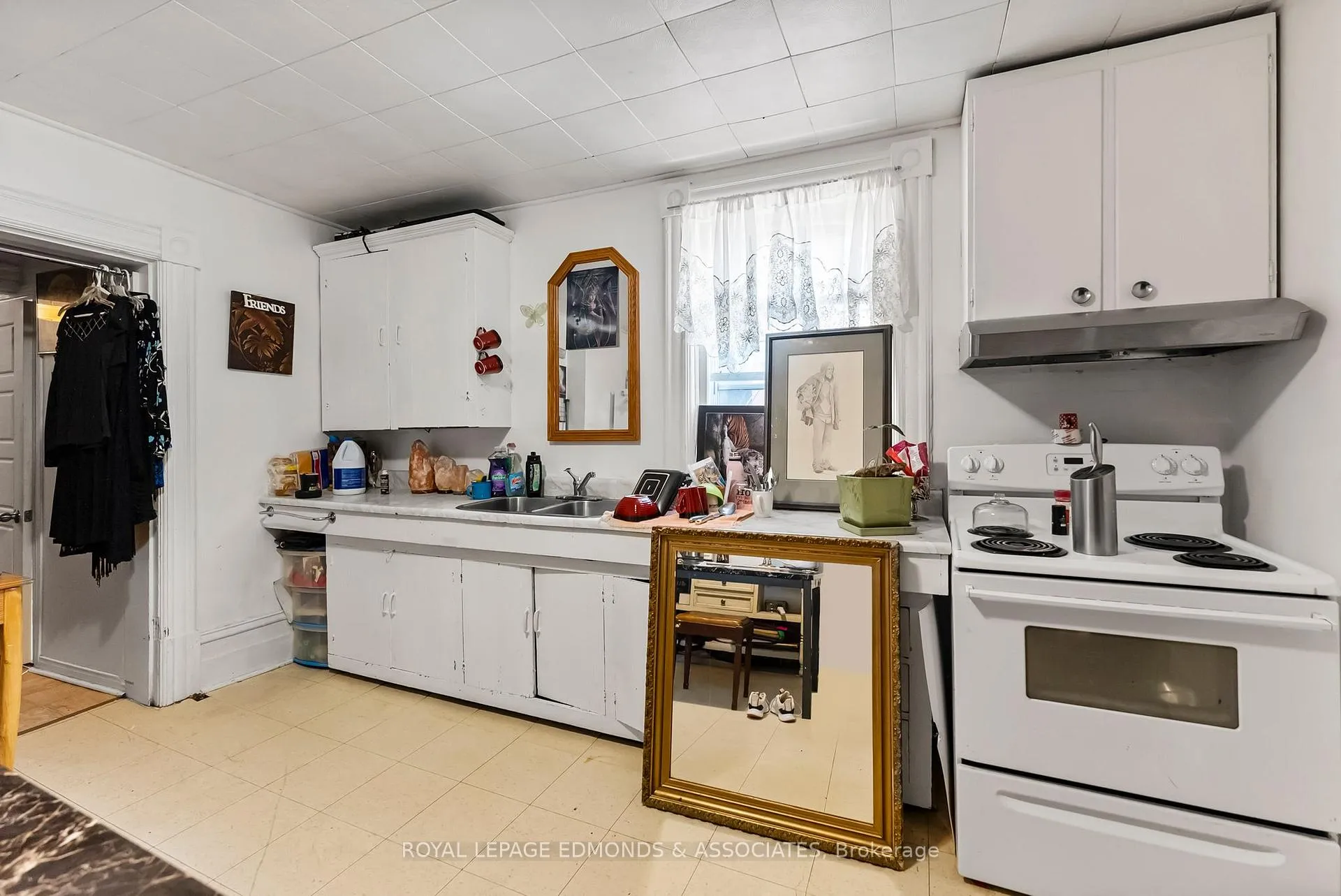 Photo 13 of 394 Pembroke Street E, Pembroke — HOMEH