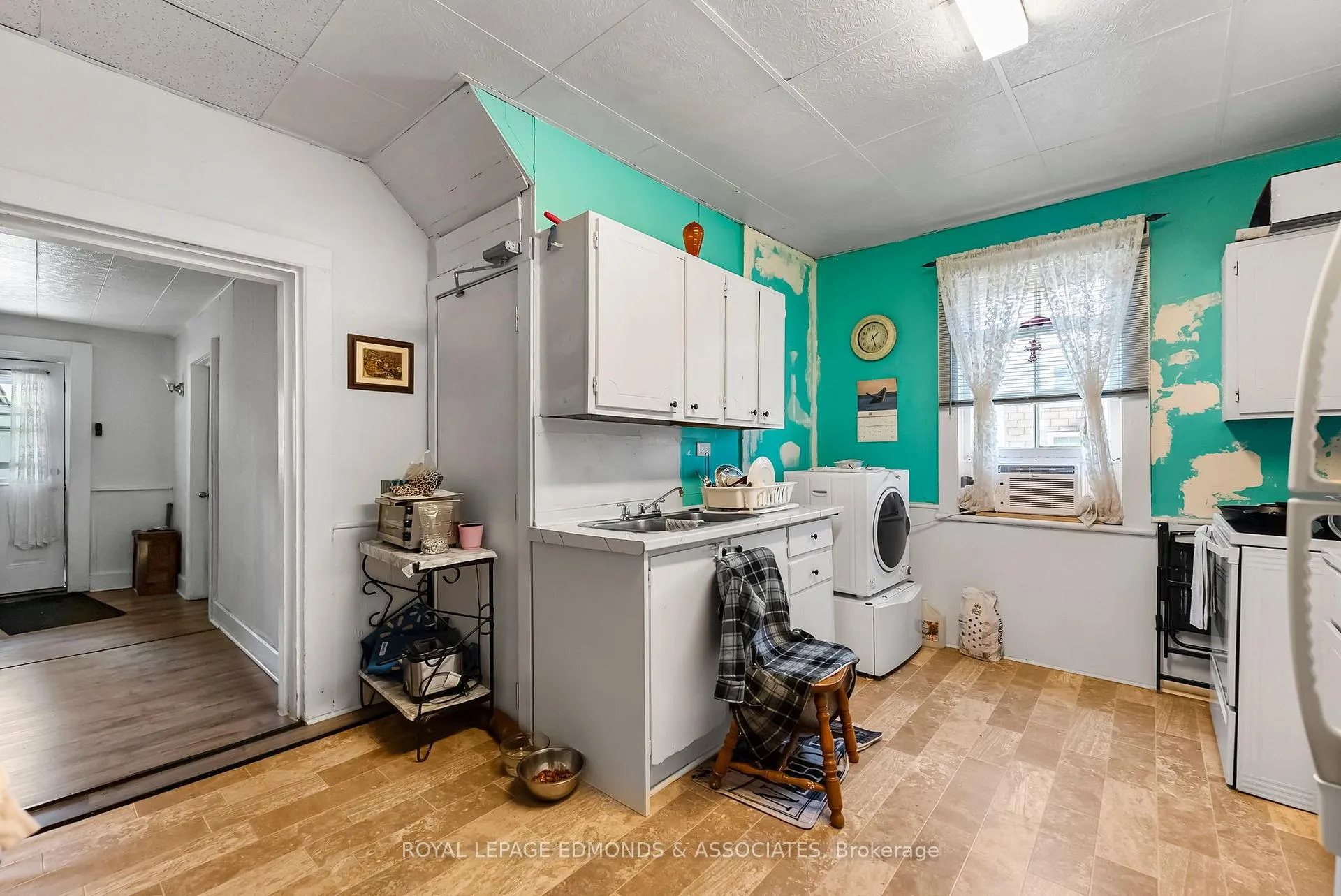 Photo 18 of 394 Pembroke Street E, Pembroke — HOMEH