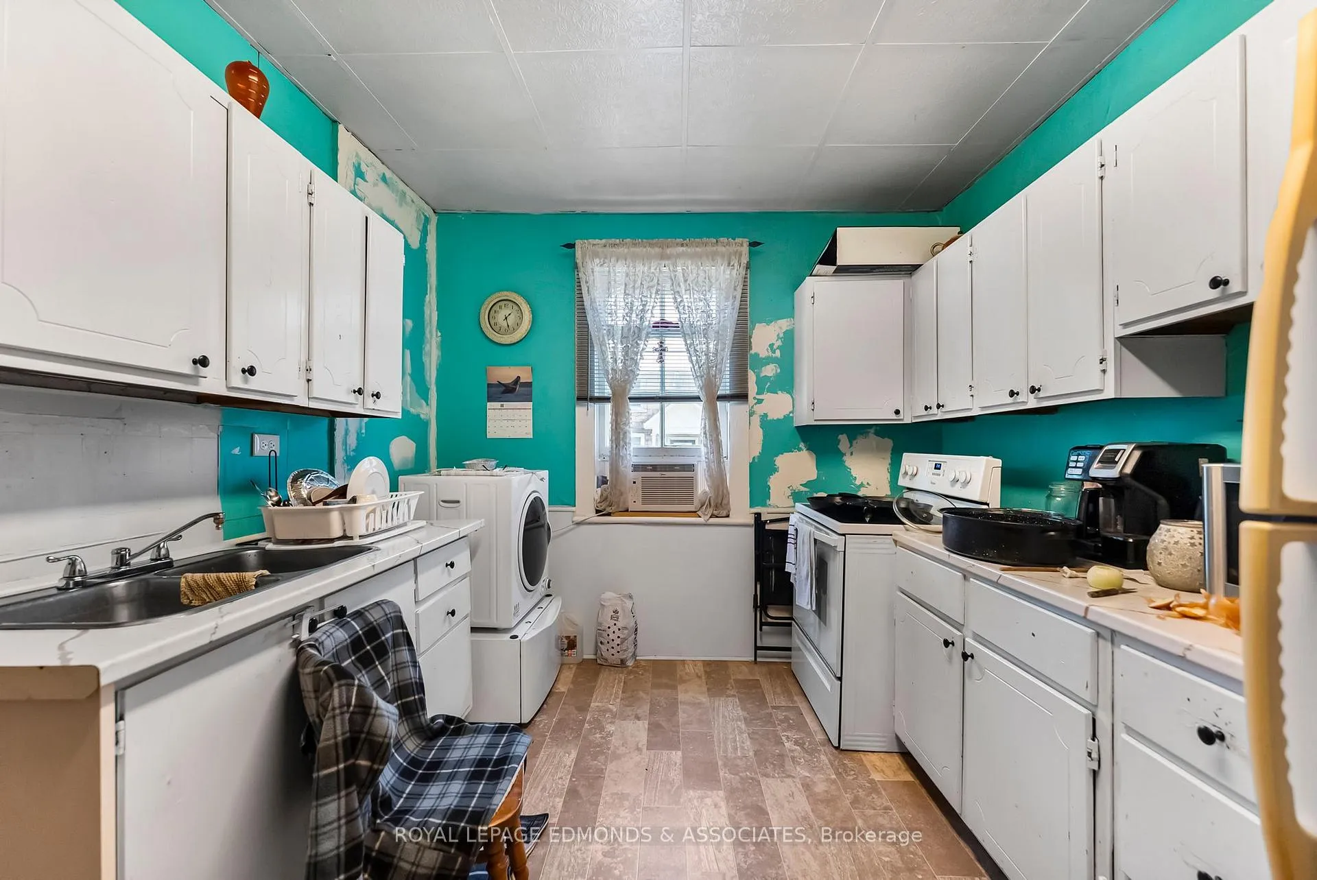 Photo 19 of 394 Pembroke Street E, Pembroke — HOMEH