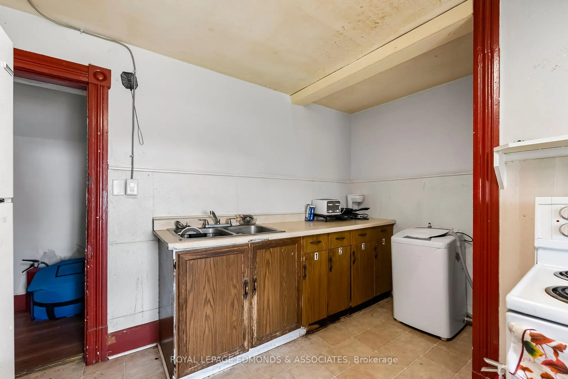 Photo 20 of 394 Pembroke Street E, Pembroke — HOMEH
