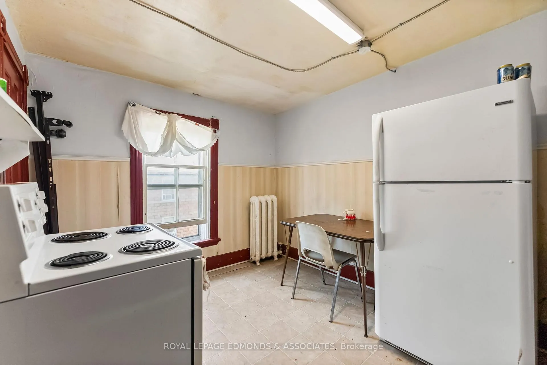 Photo 21 of 394 Pembroke Street E, Pembroke — HOMEH