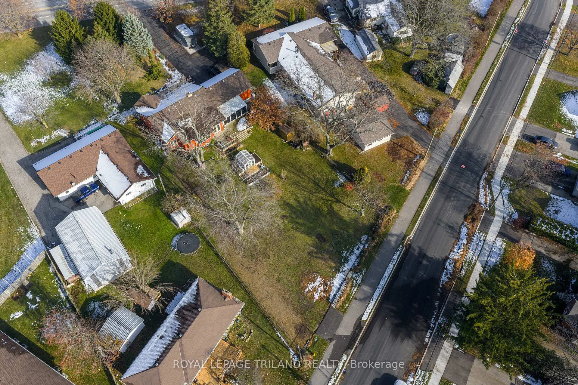 Photo 3 of 209 Elk Street, Aylmer — HOMEH