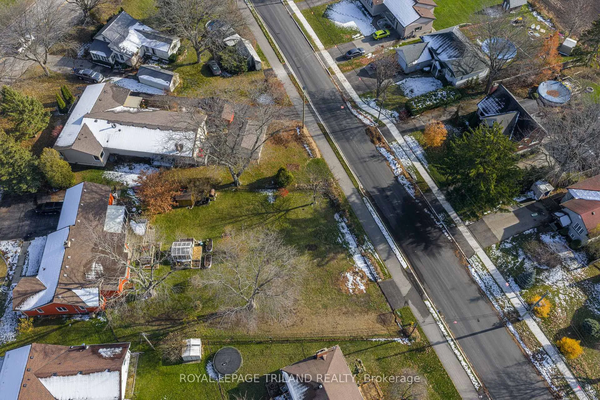 Photo 4 of 209 Elk Street, Aylmer — HOMEH