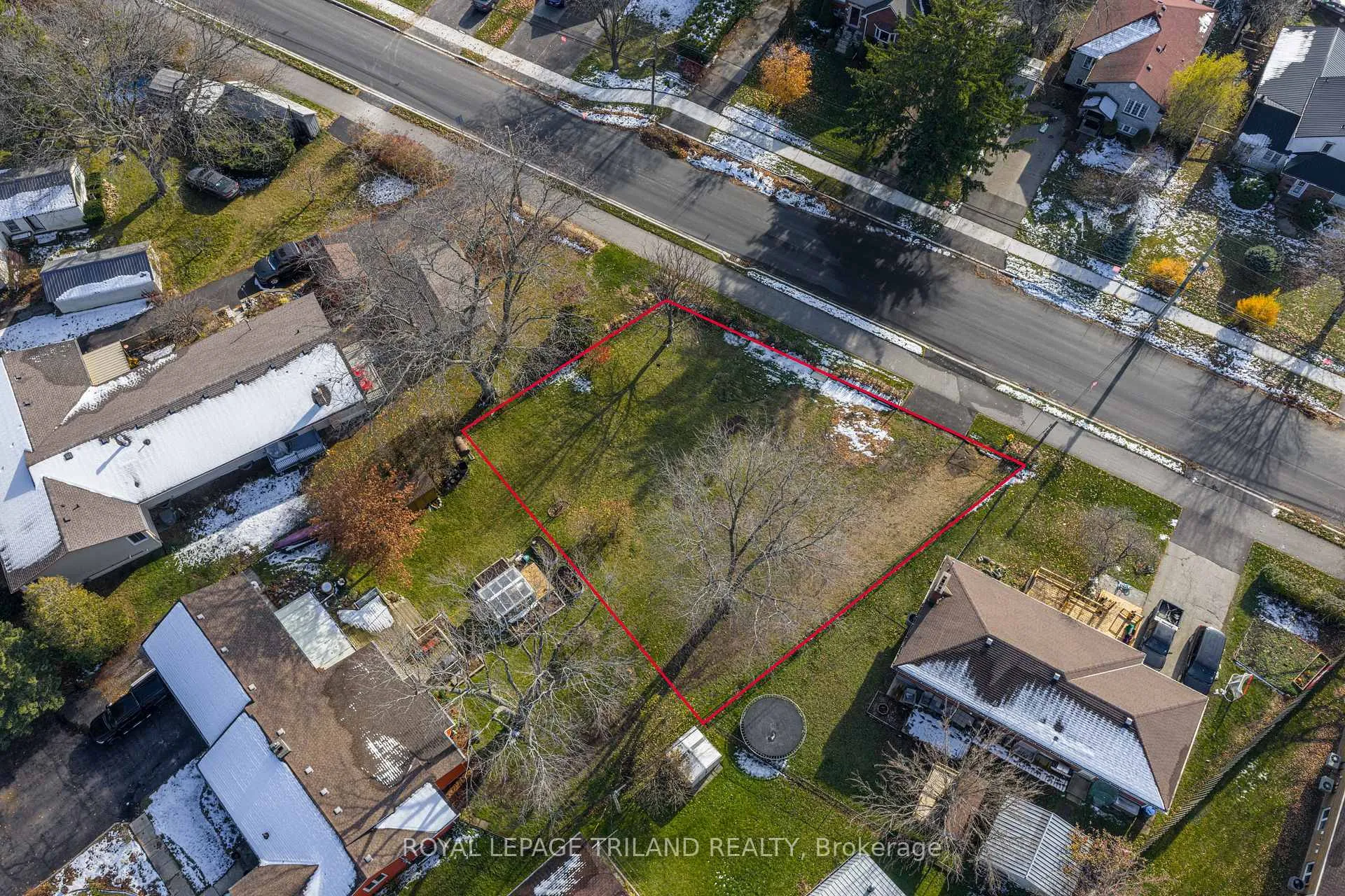 Photo 5 of 209 Elk Street, Aylmer — HOMEH