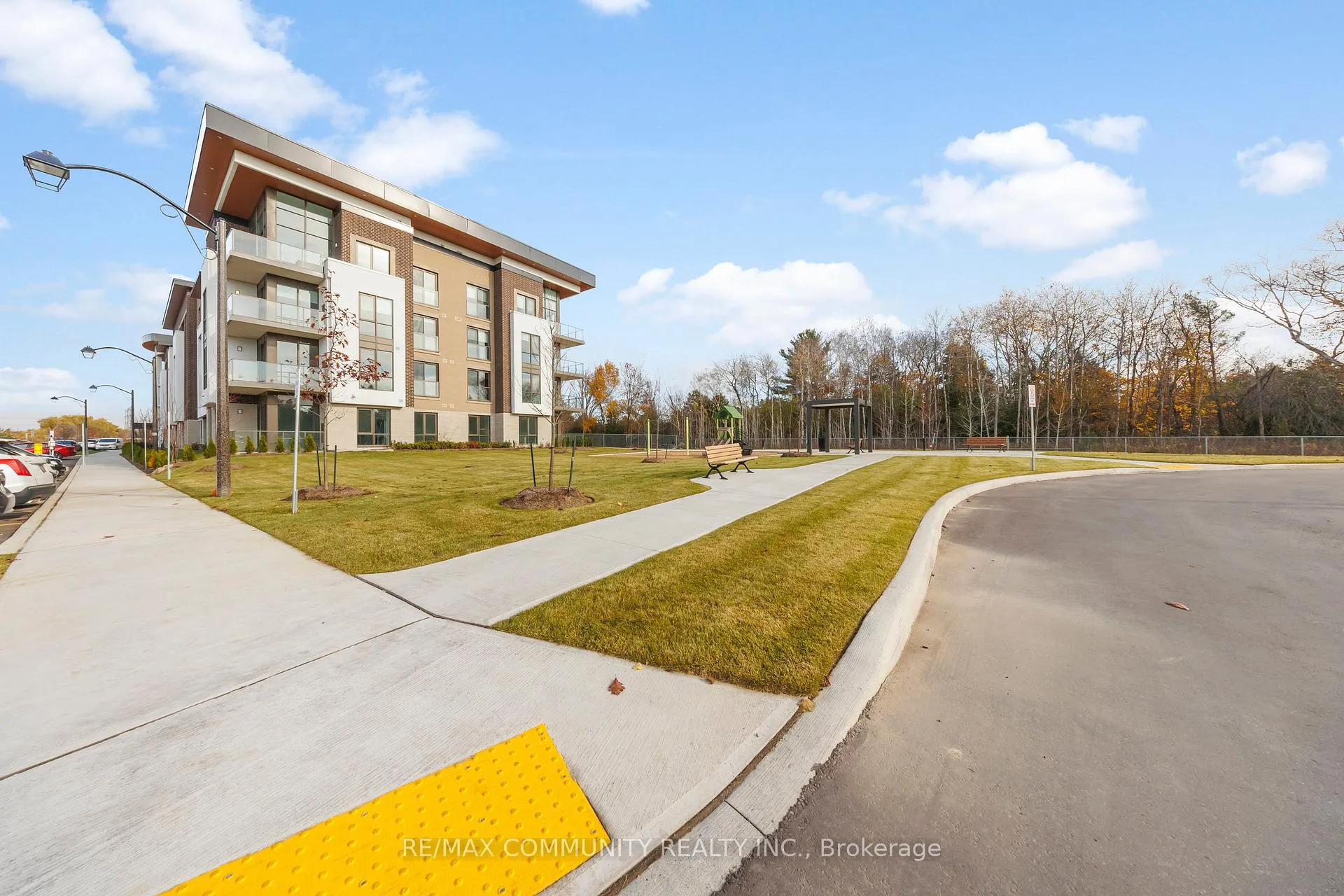 Photo 1 of Unit 328, 385 Arctic Red Drive, Oshawa, Windfields — HOMEH