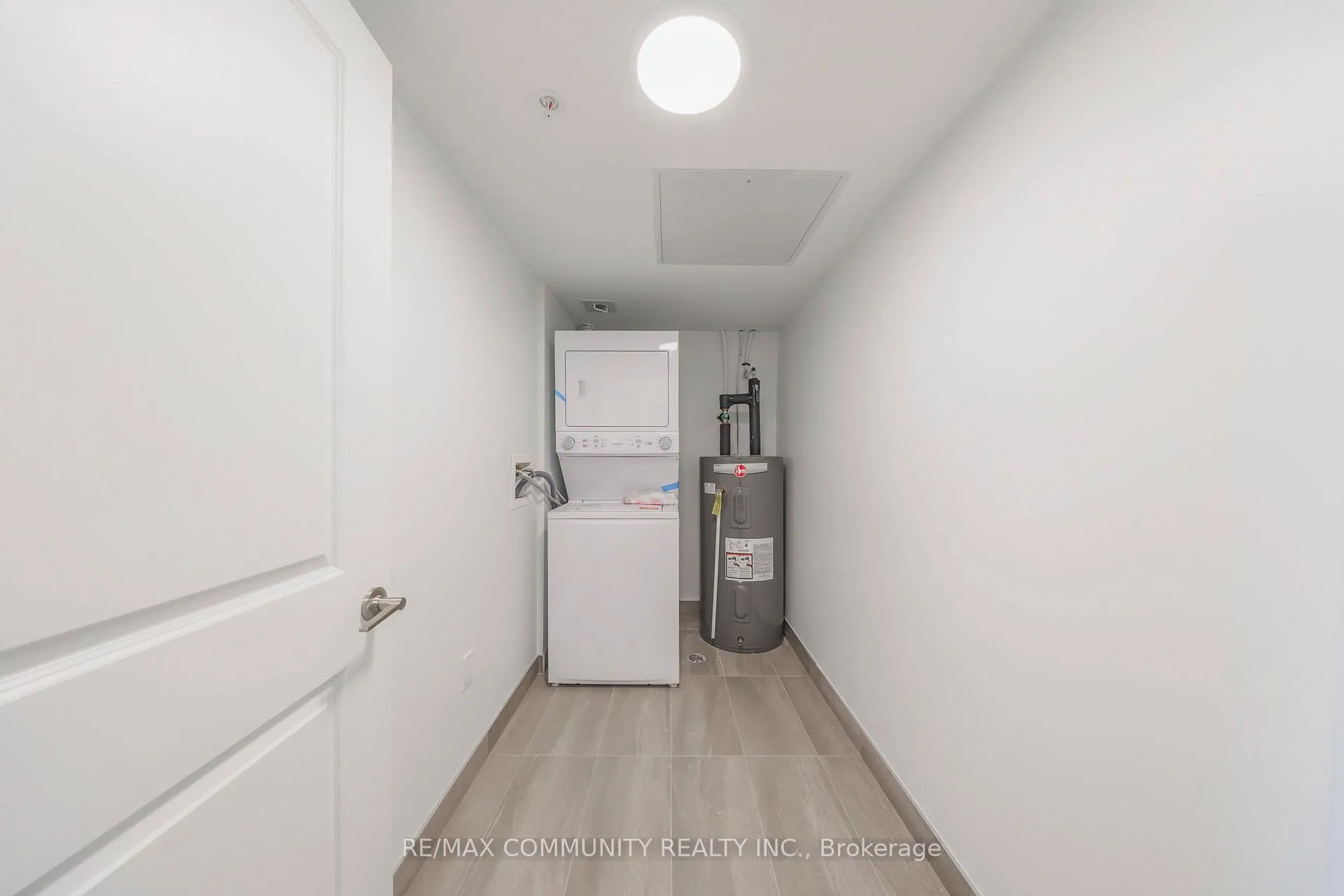 Photo 6 of Unit 328, 385 Arctic Red Drive, Oshawa, Windfields — HOMEH