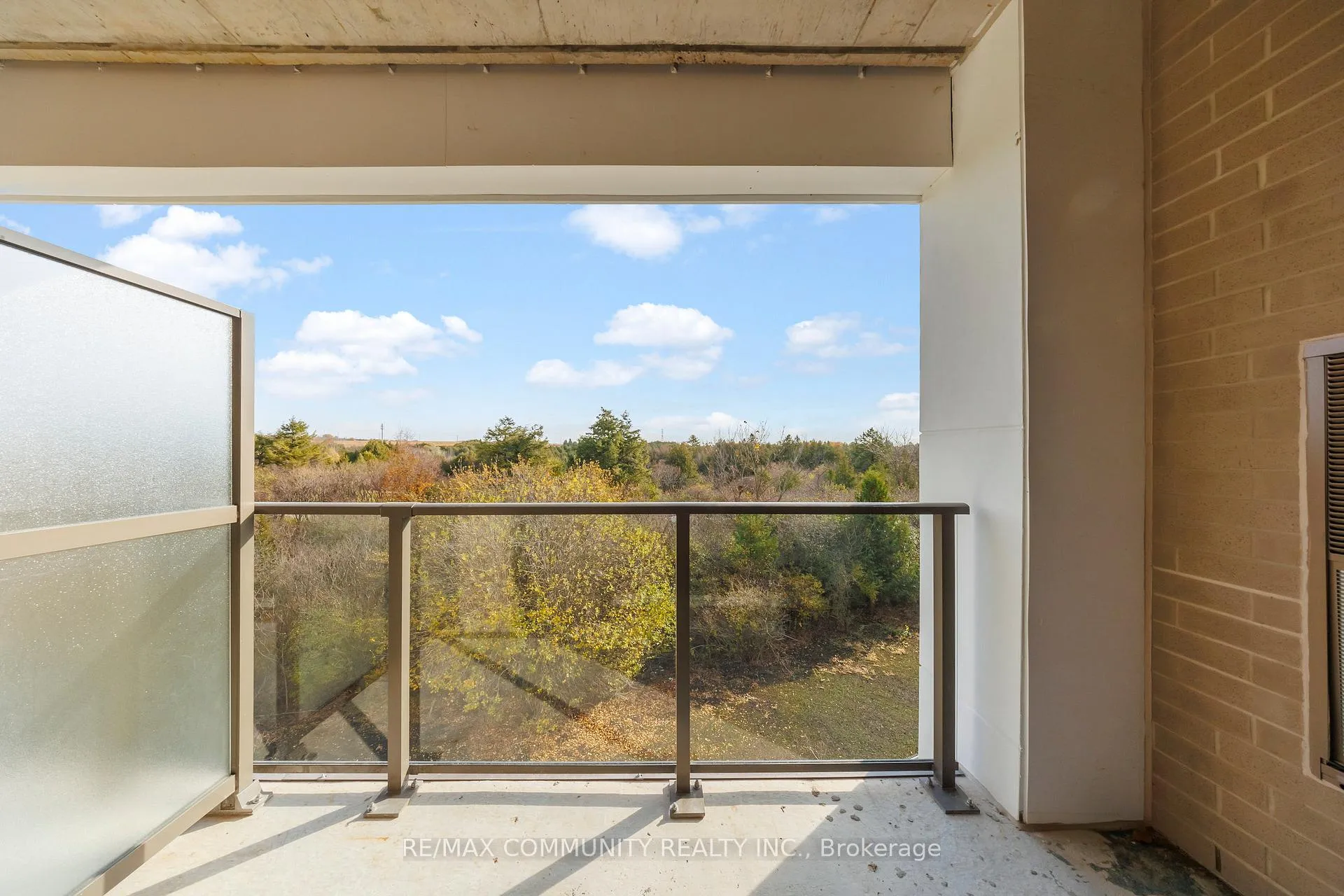 Photo 13 of Unit 328, 385 Arctic Red Drive, Oshawa, Windfields — HOMEH