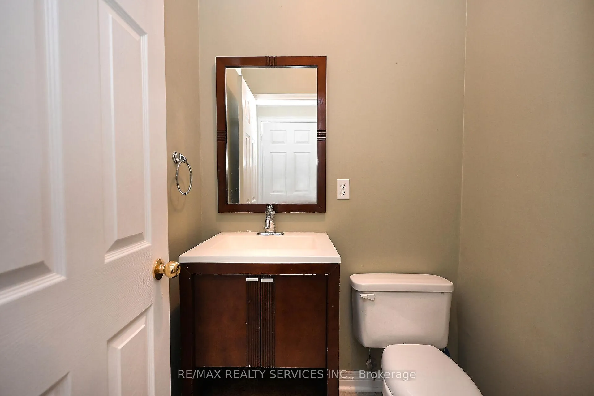 Photo 15 of 19 Martree Crescent, Brampton, Madoc — HOMEH