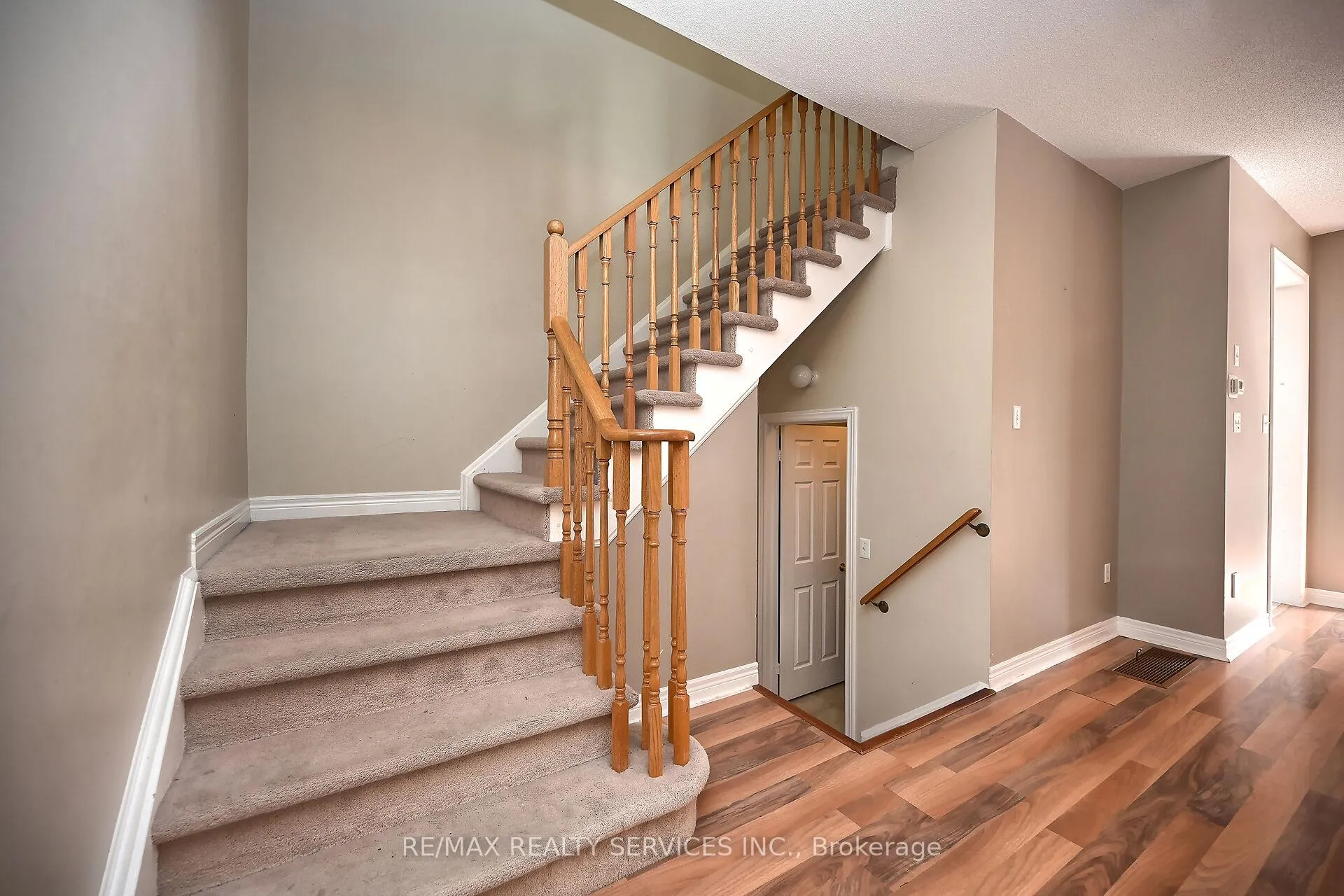 Photo 16 of 19 Martree Crescent, Brampton, Madoc — HOMEH