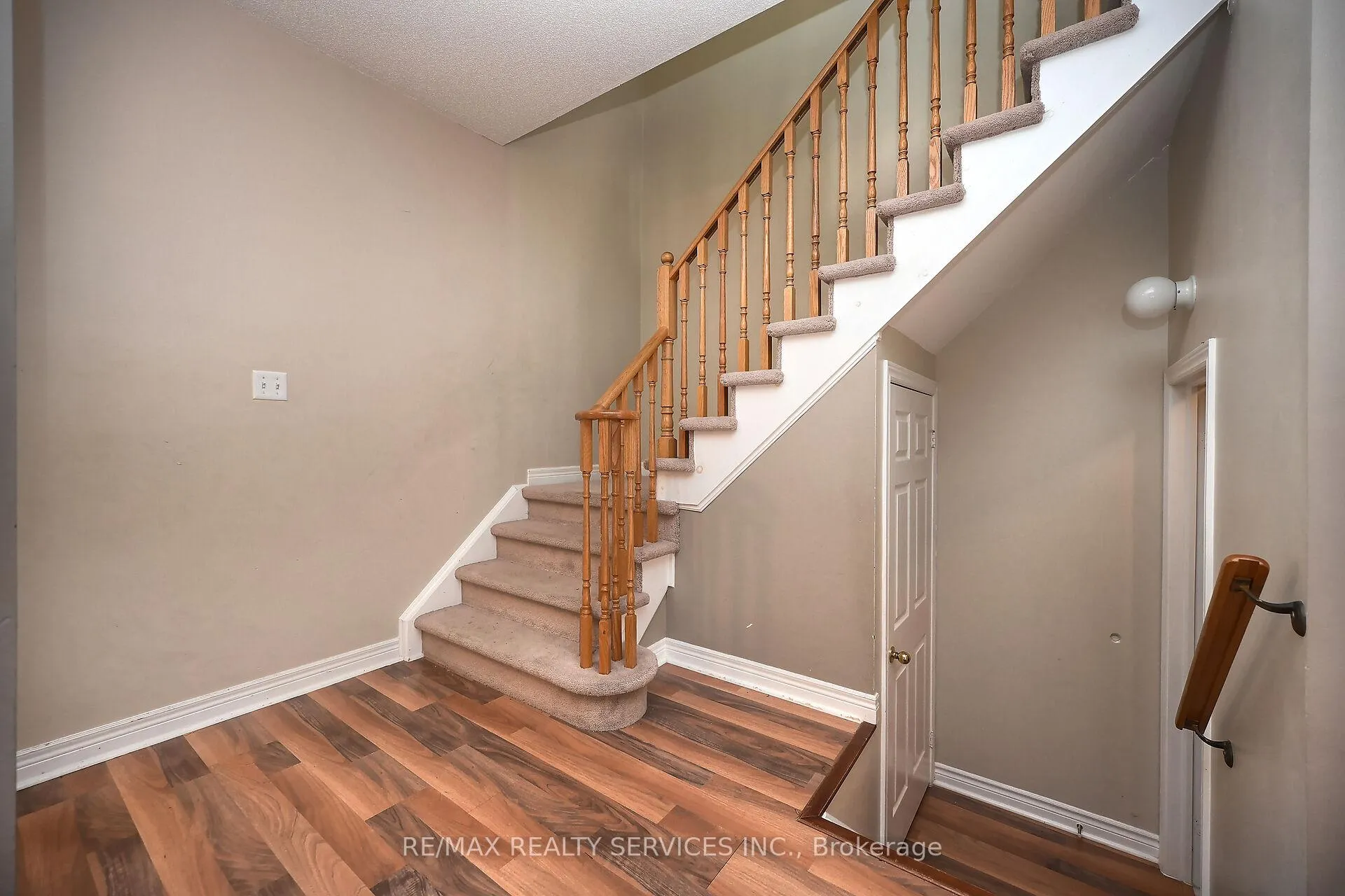 Photo 26 of 19 Martree Crescent, Brampton, Madoc — HOMEH