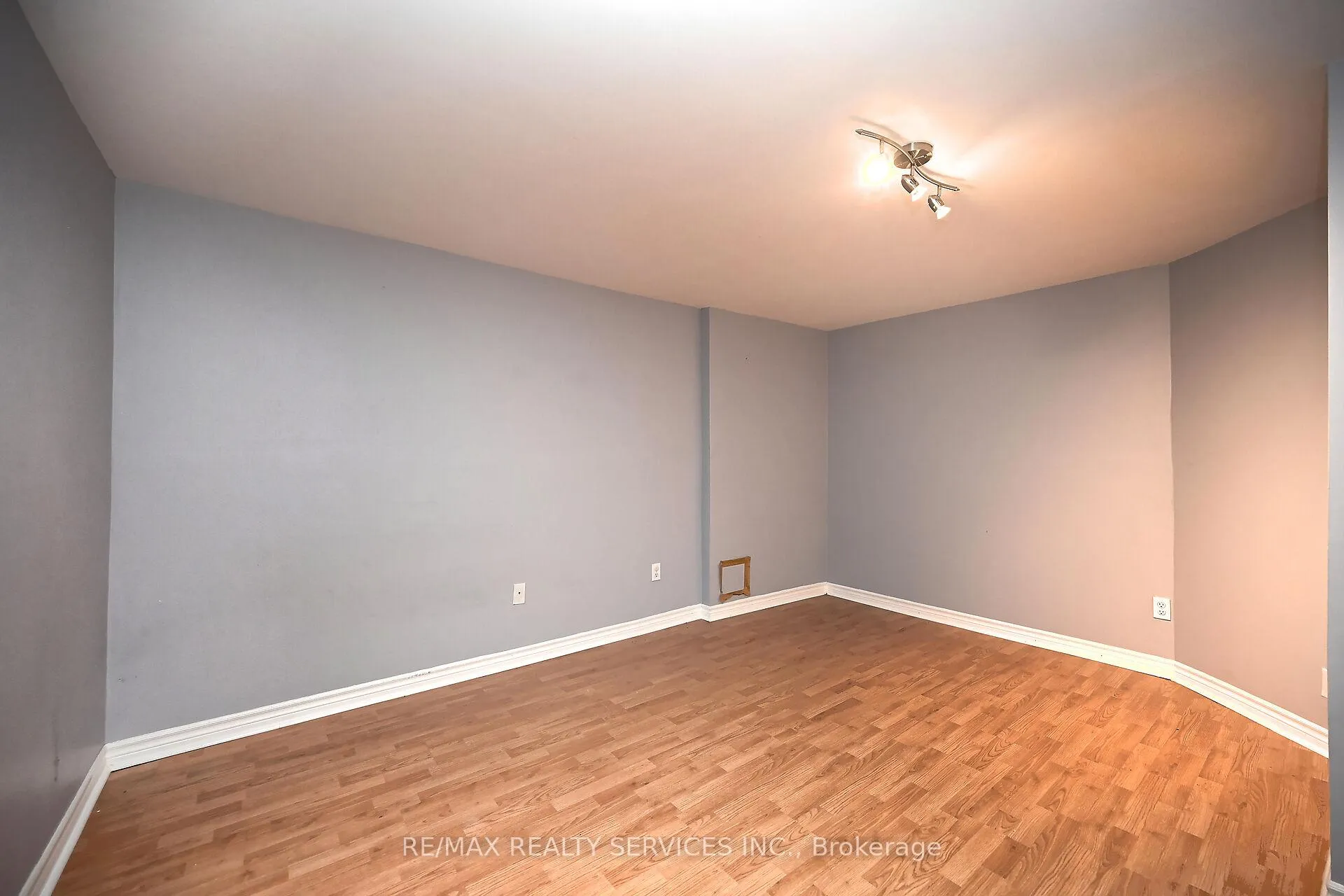 Photo 27 of 19 Martree Crescent, Brampton, Madoc — HOMEH
