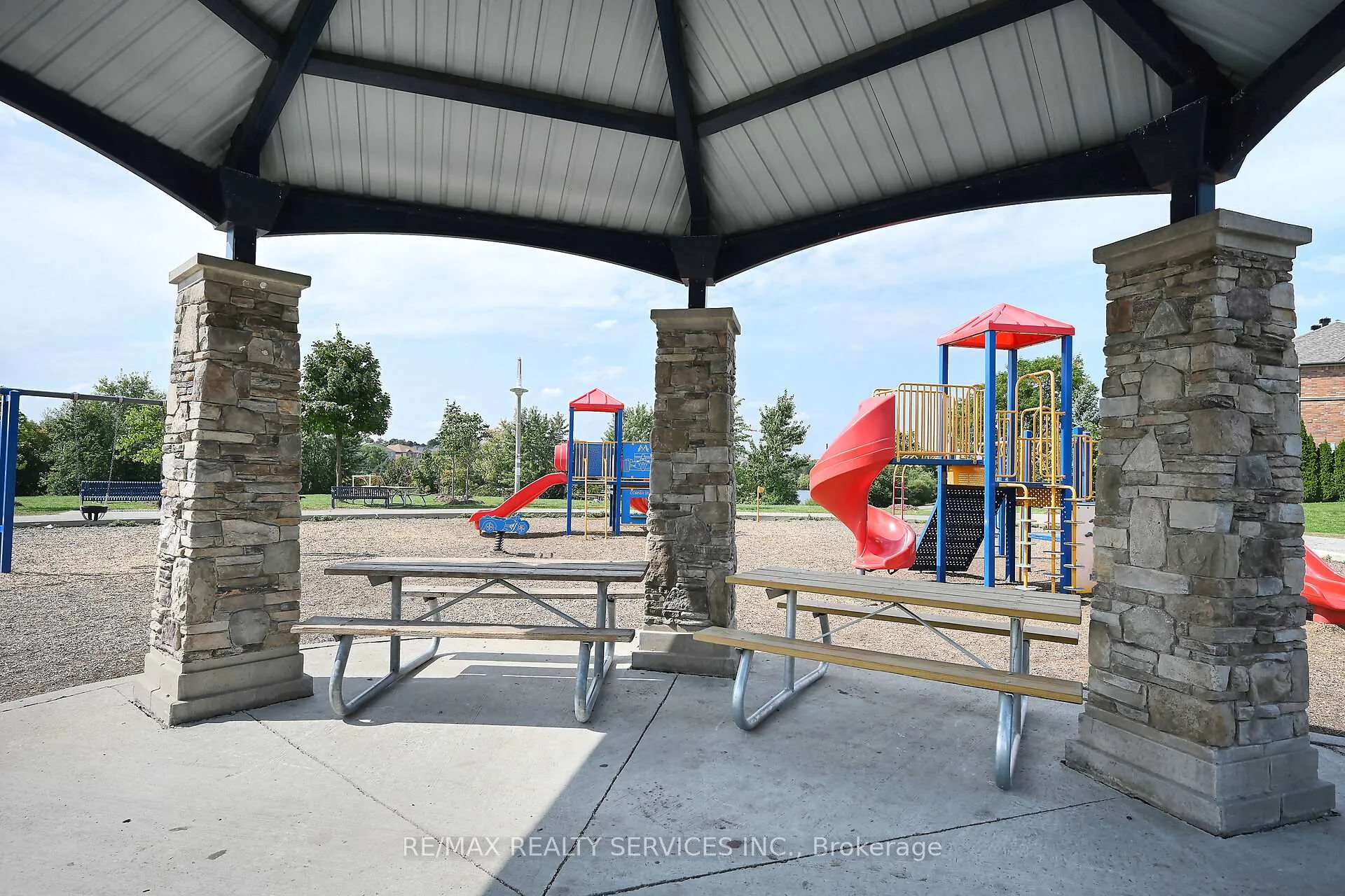 Photo 37 of 19 Martree Crescent, Brampton, Madoc — HOMEH