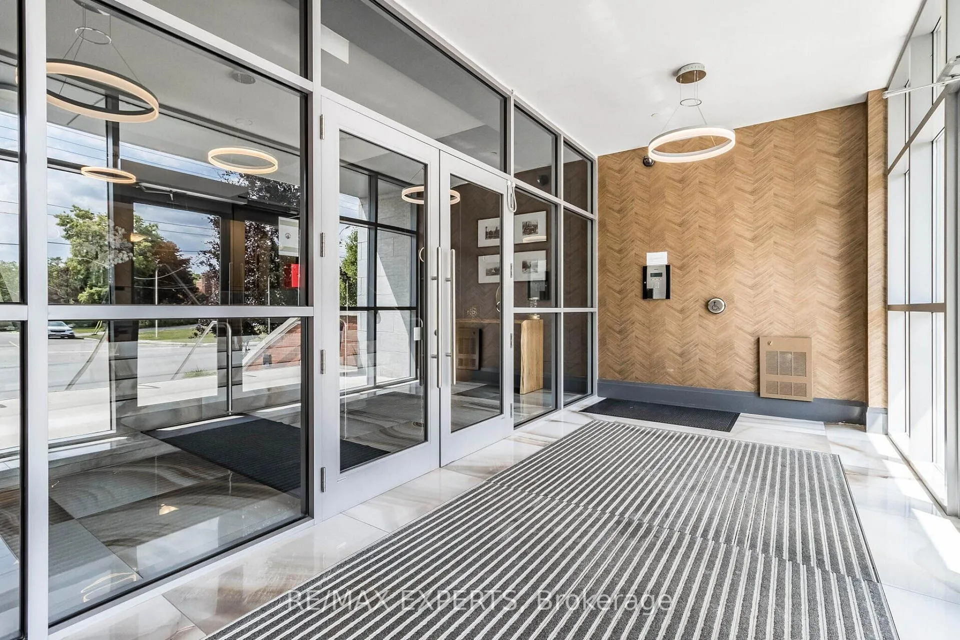 Photo 2 of Unit 211, 8302 Islington Avenue, Vaughan, Islington Woods — HOMEH