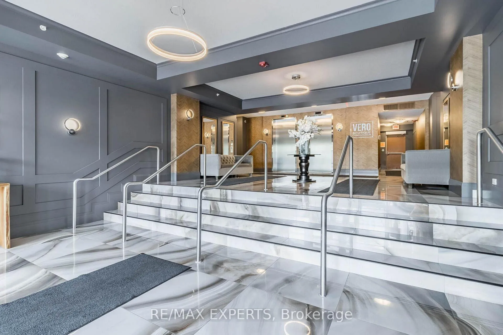 Photo 3 of Unit 211, 8302 Islington Avenue, Vaughan, Islington Woods — HOMEH