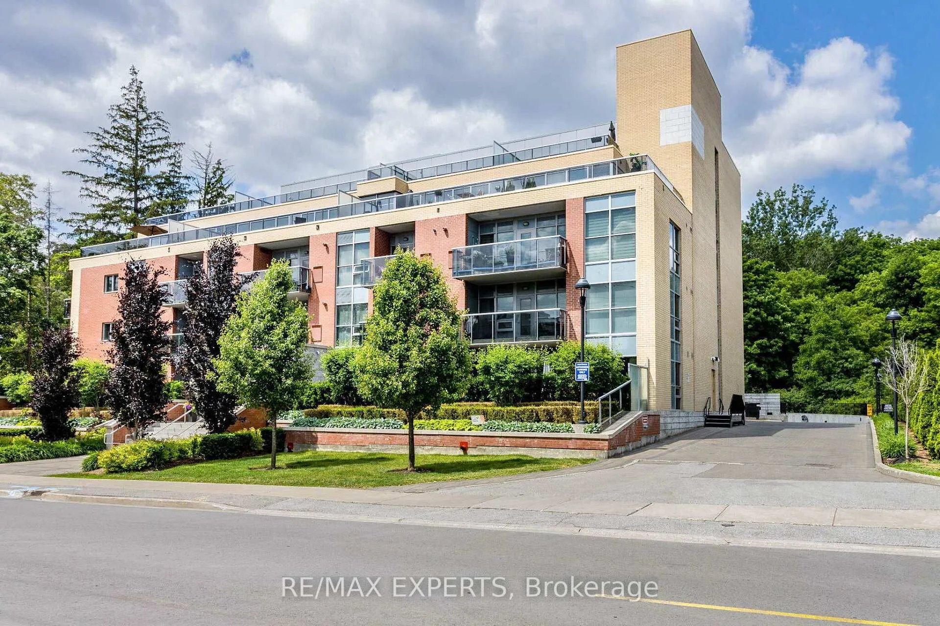 Photo 37 of Unit 211, 8302 Islington Avenue, Vaughan, Islington Woods — HOMEH