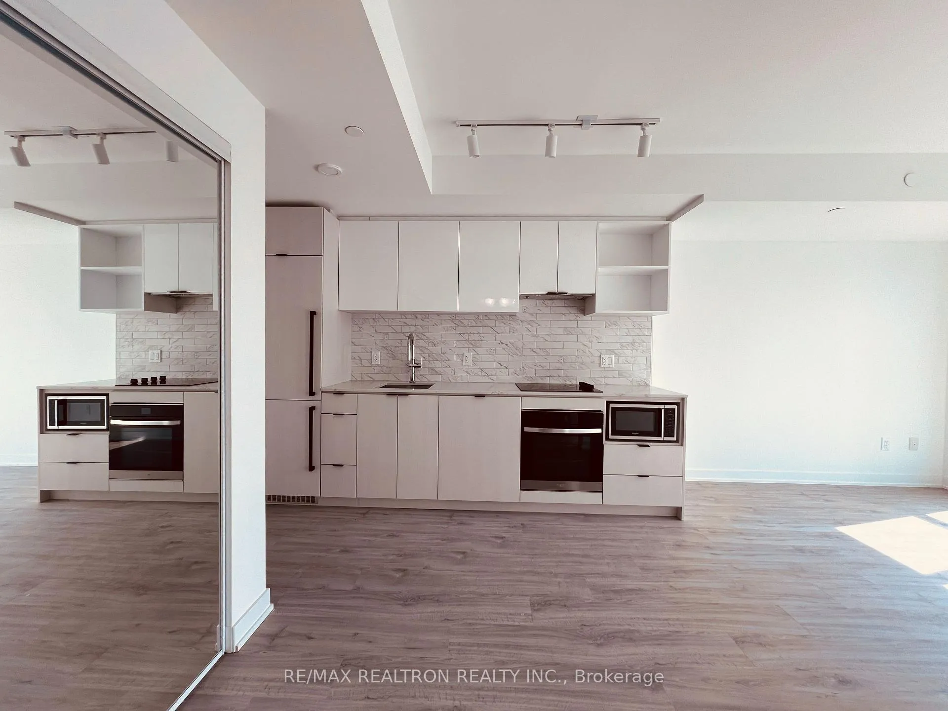 Photo 7 of Unit 2317, 252 Church Street, Toronto, Church-Yonge Corridor — HOMEH
