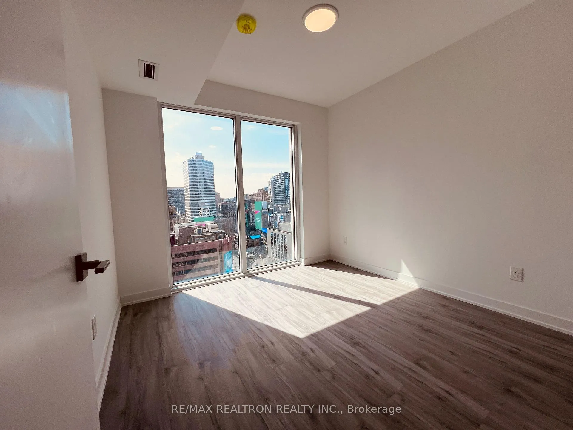 Photo 12 of Unit 2317, 252 Church Street, Toronto, Church-Yonge Corridor — HOMEH