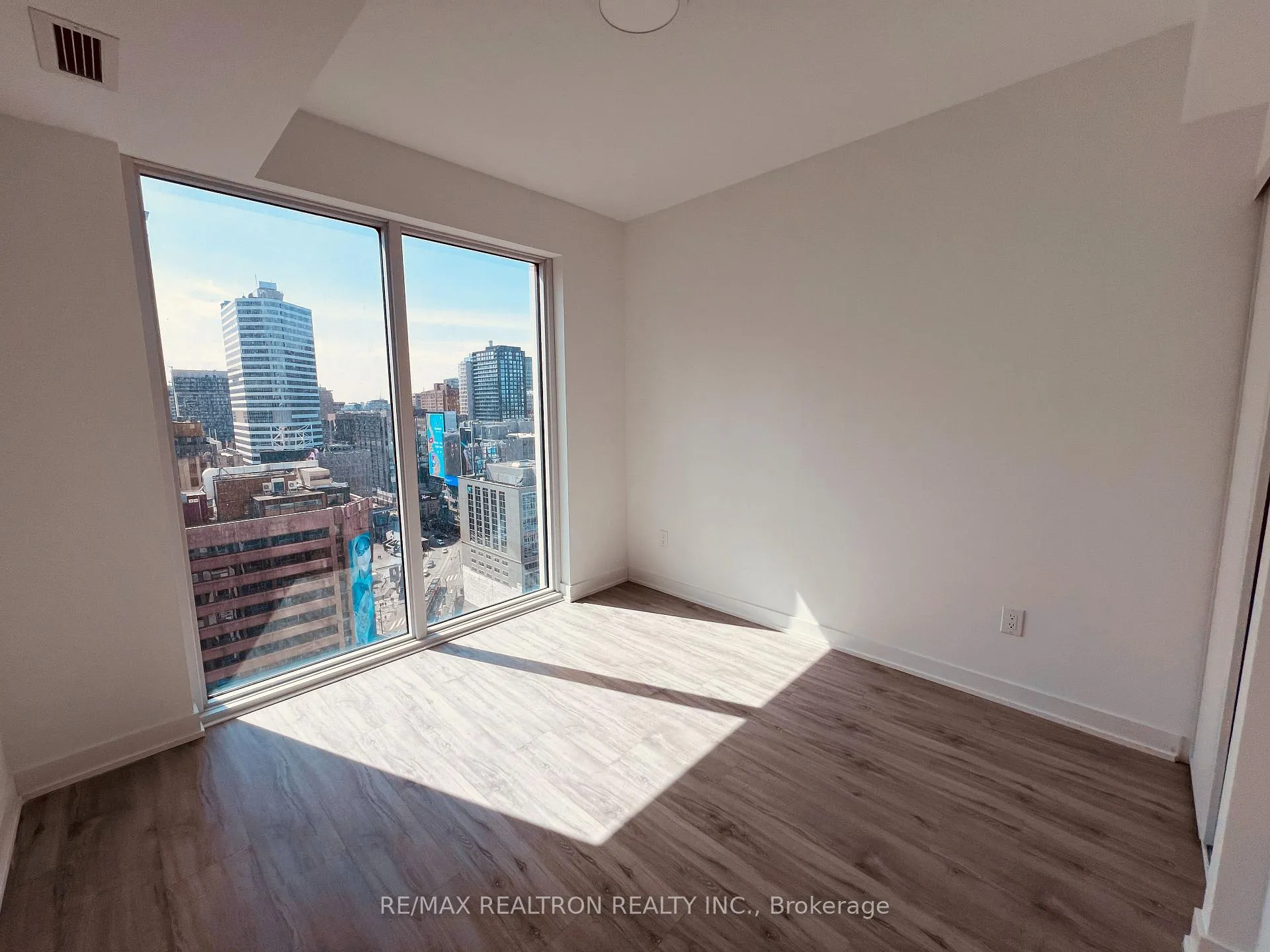 Photo 13 of Unit 2317, 252 Church Street, Toronto, Church-Yonge Corridor — HOMEH