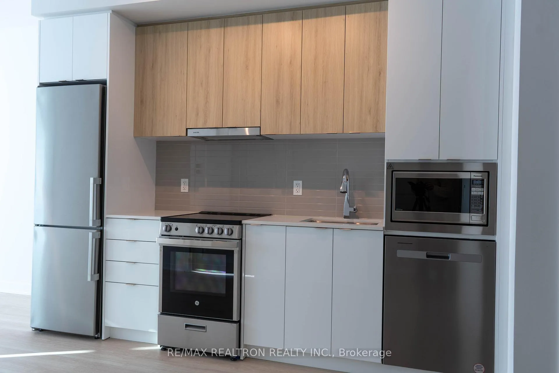 Photo 7 of Unit 3002, 30 Upper Mall Way, Vaughan, Brownridge — HOMEH