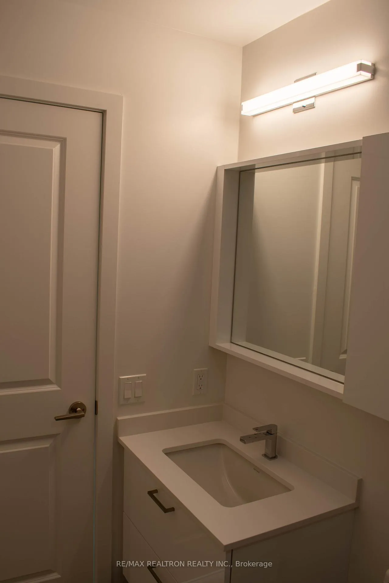 Photo 18 of Unit 3002, 30 Upper Mall Way, Vaughan, Brownridge — HOMEH