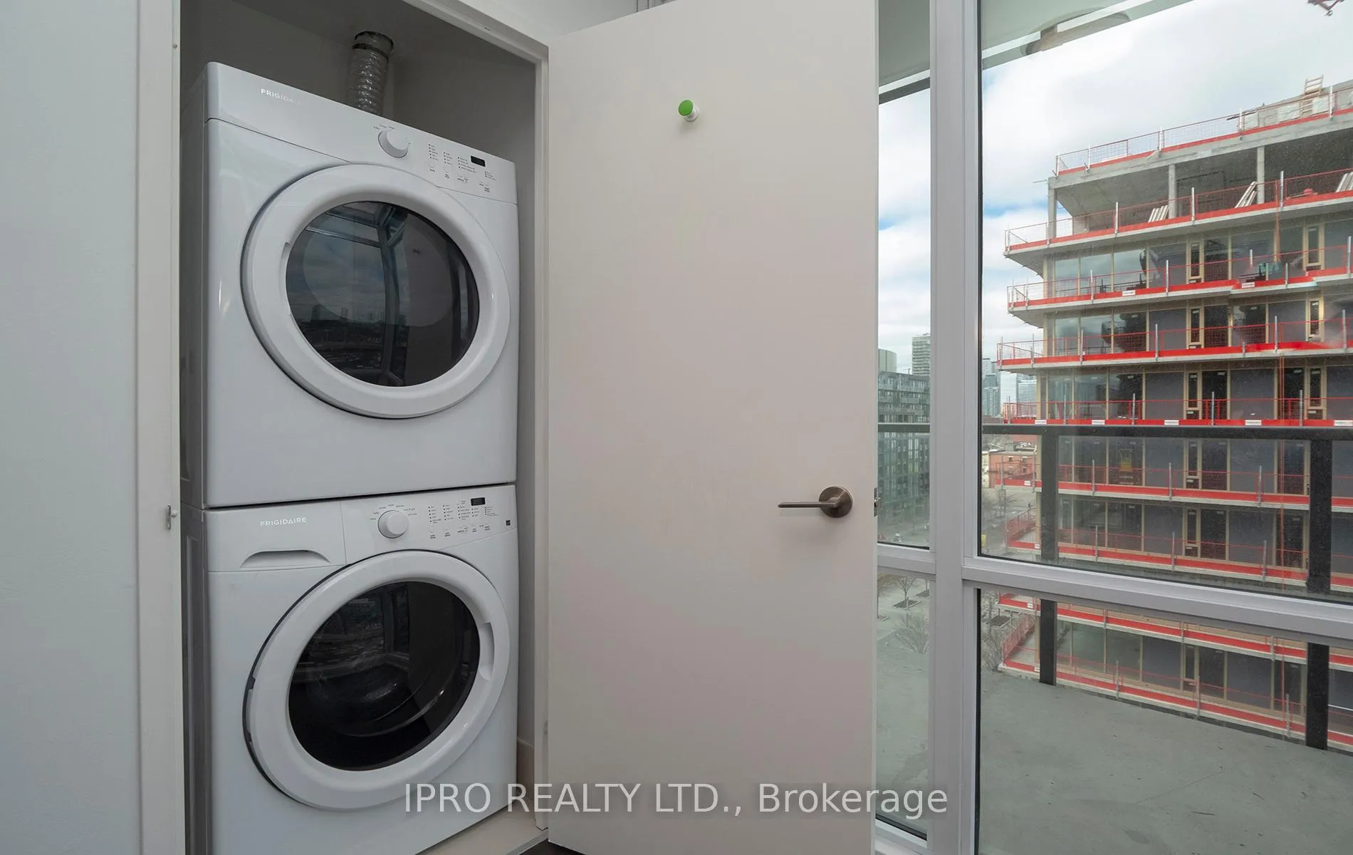 Photo 7 of Unit S709, 120 Bayview Avenue, Toronto, Waterfront Communities — HOMEH