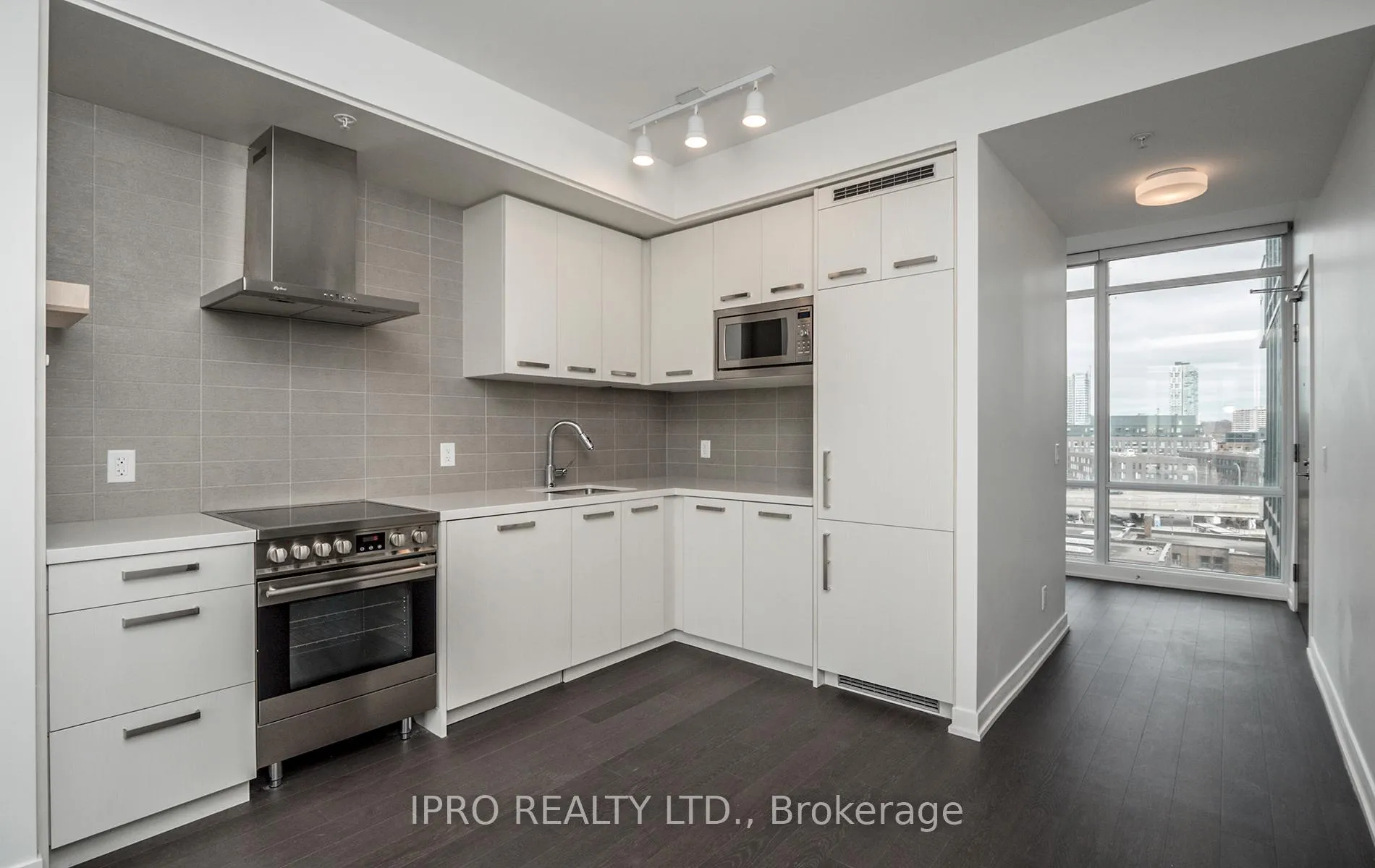 Photo 10 of Unit S709, 120 Bayview Avenue, Toronto, Waterfront Communities — HOMEH