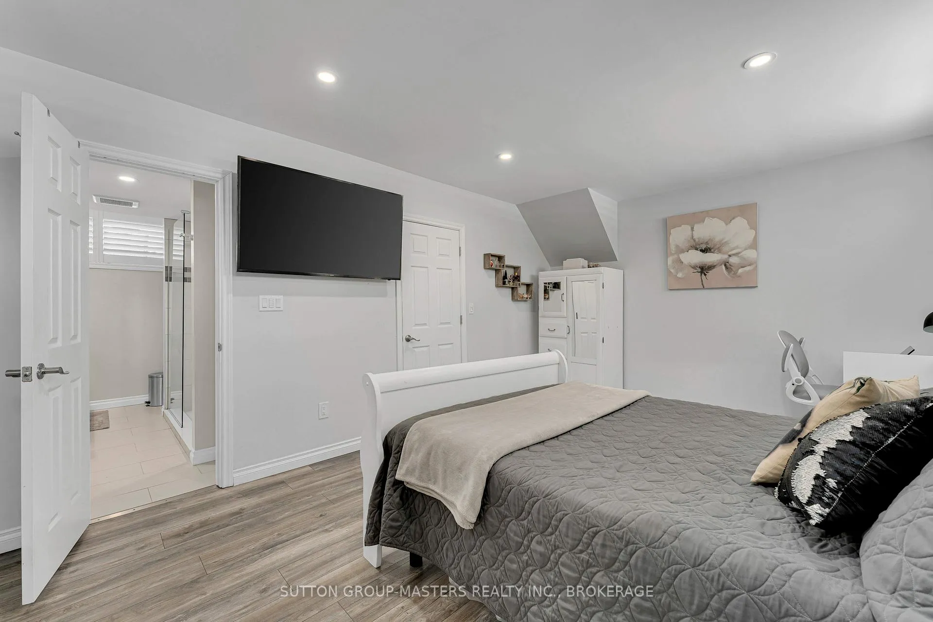 Photo 25 of 18 Bakers Lane, Loyalist, Amherstview — HOMEH