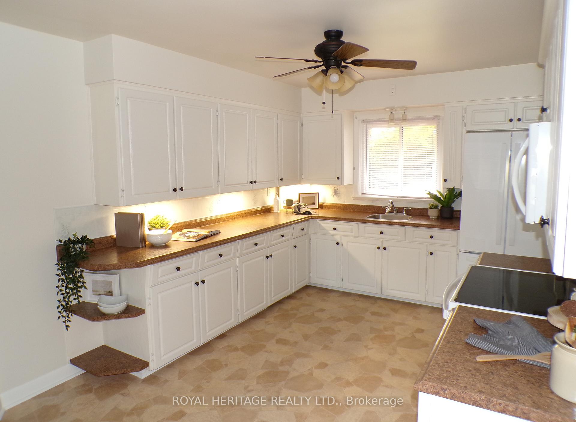 Photo 8 of 12 Darlington Boulevard, Clarington, Courtice — HOMEH