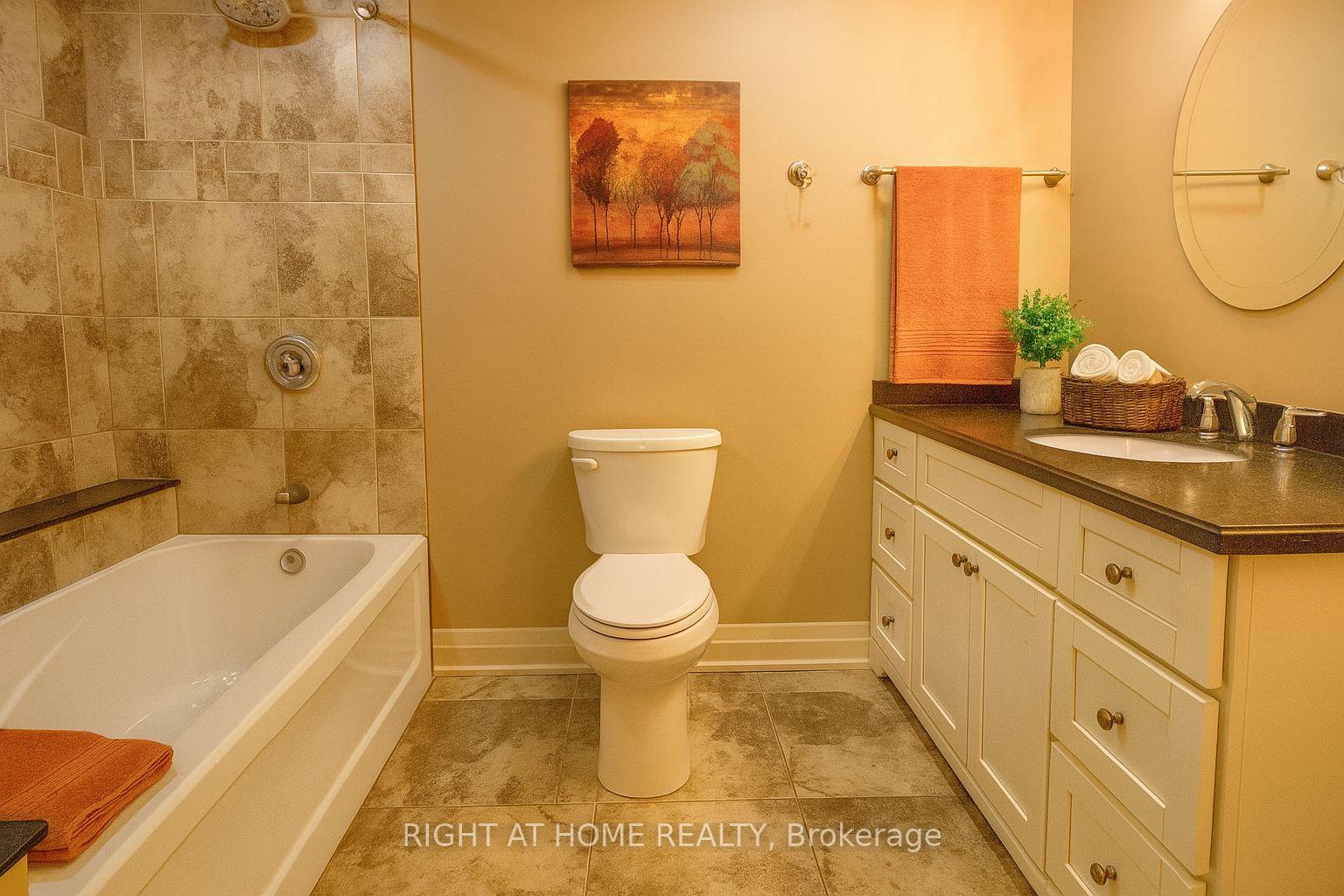 Photo 10 of 16 Imperial Crown Lane, Barrie, Innis-Shore — HOMEH