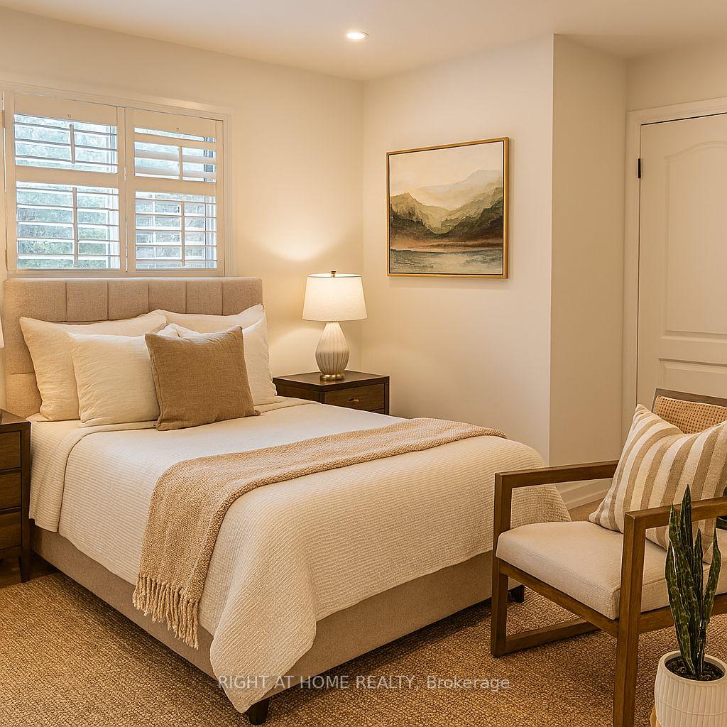 Photo 12 of 16 Imperial Crown Lane, Barrie, Innis-Shore — HOMEH