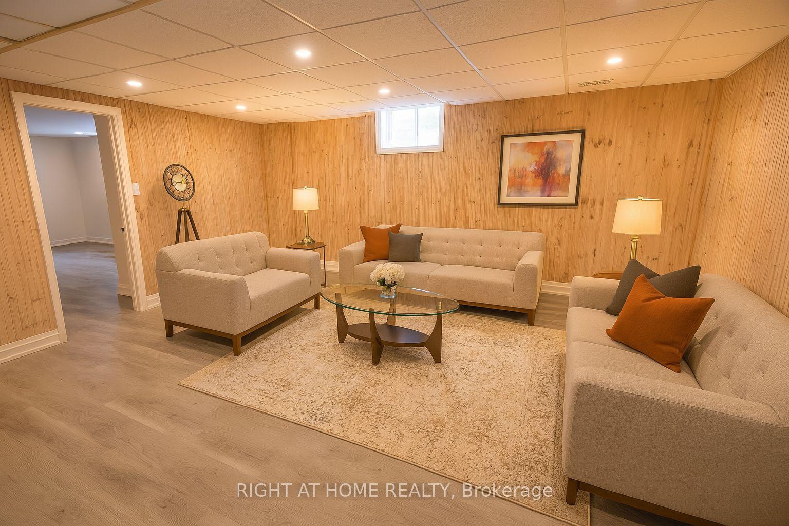 Photo 20 of 16 Imperial Crown Lane, Barrie, Innis-Shore — HOMEH