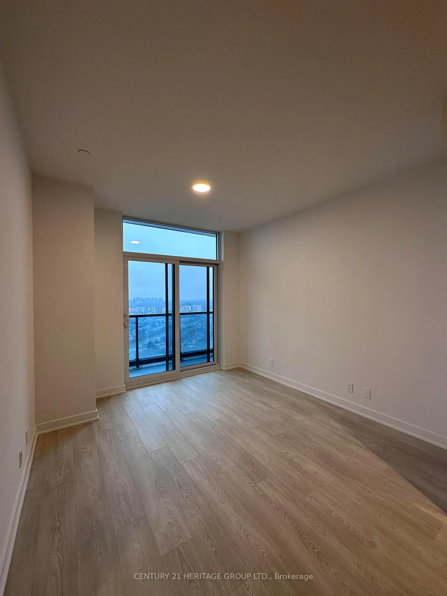 Photo 2 of Unit 3012, 50 Upper Mall Way, Vaughan, Brownridge — HOMEH