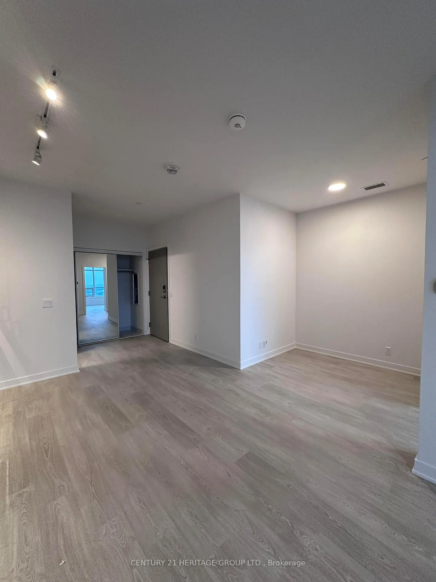 Photo 3 of Unit 3012, 50 Upper Mall Way, Vaughan, Brownridge — HOMEH
