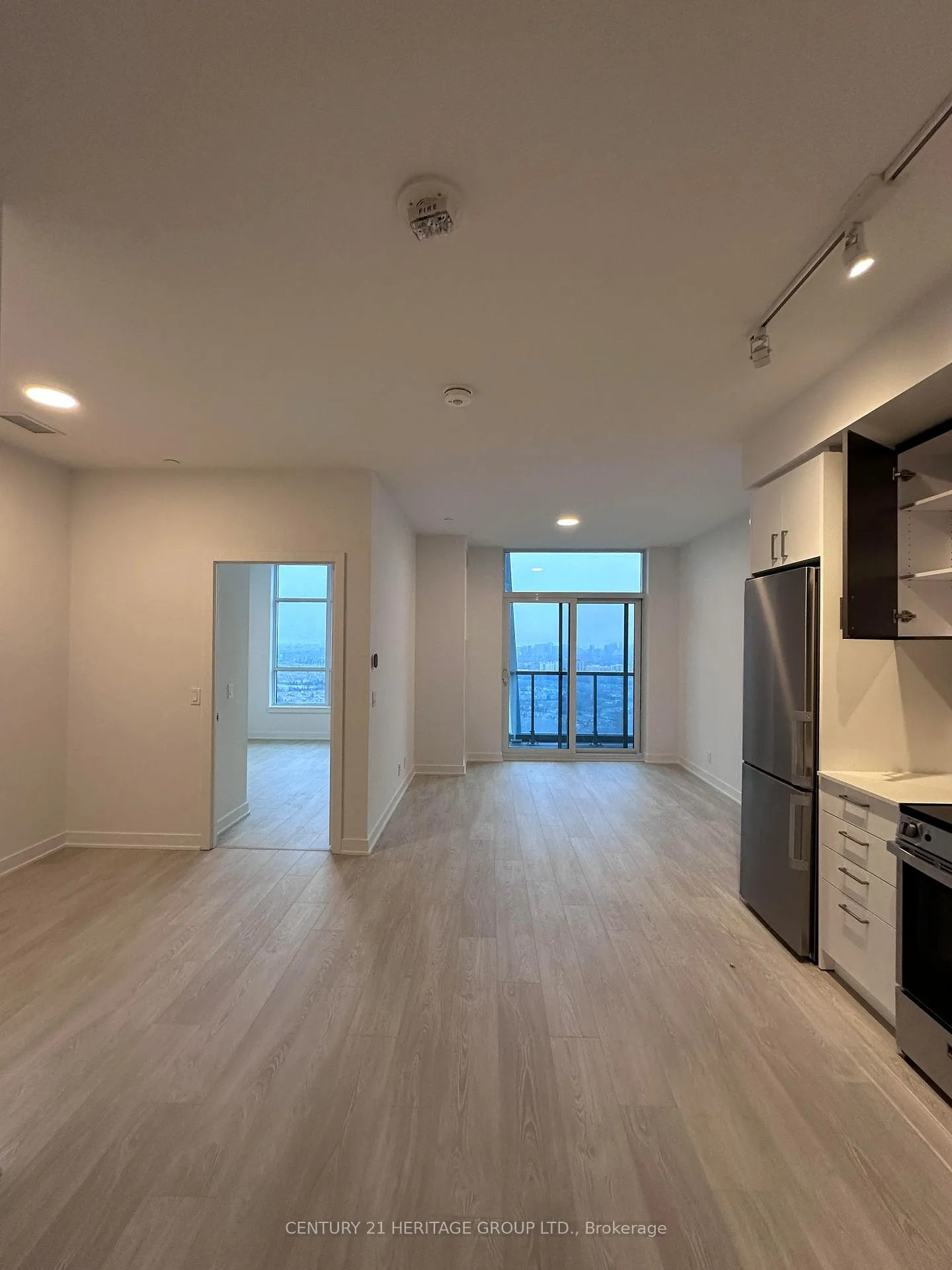 Photo 6 of Unit 3012, 50 Upper Mall Way, Vaughan, Brownridge — HOMEH