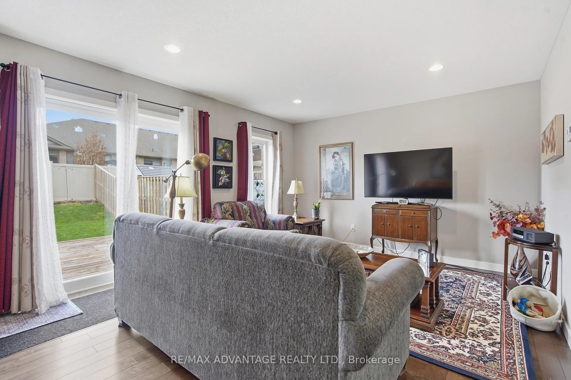 Photo 13 of 16 Empire Parkway, St. Thomas — HOMEH