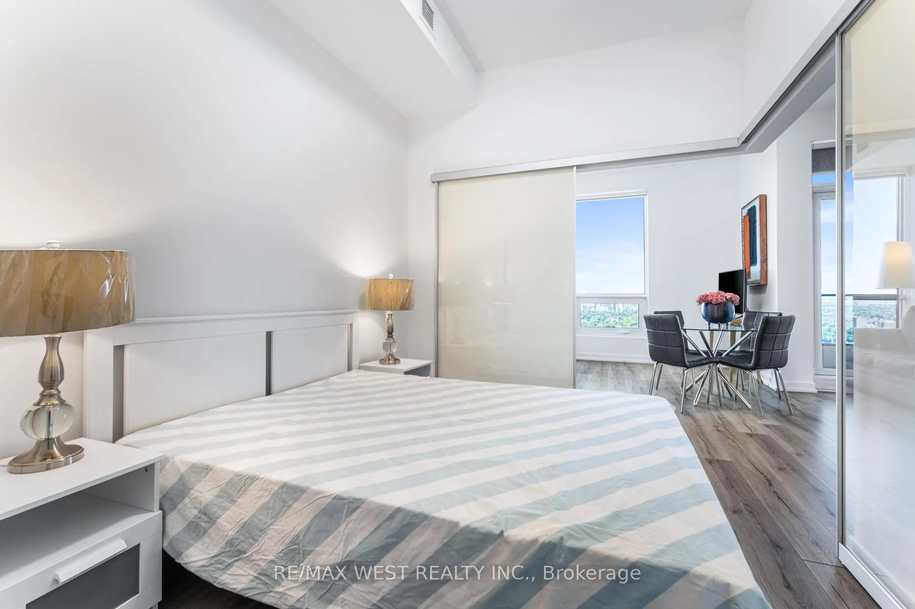 Photo 3 of Unit 5005, 395 Bloor Street E, Toronto, North St. James Town — HOMEH