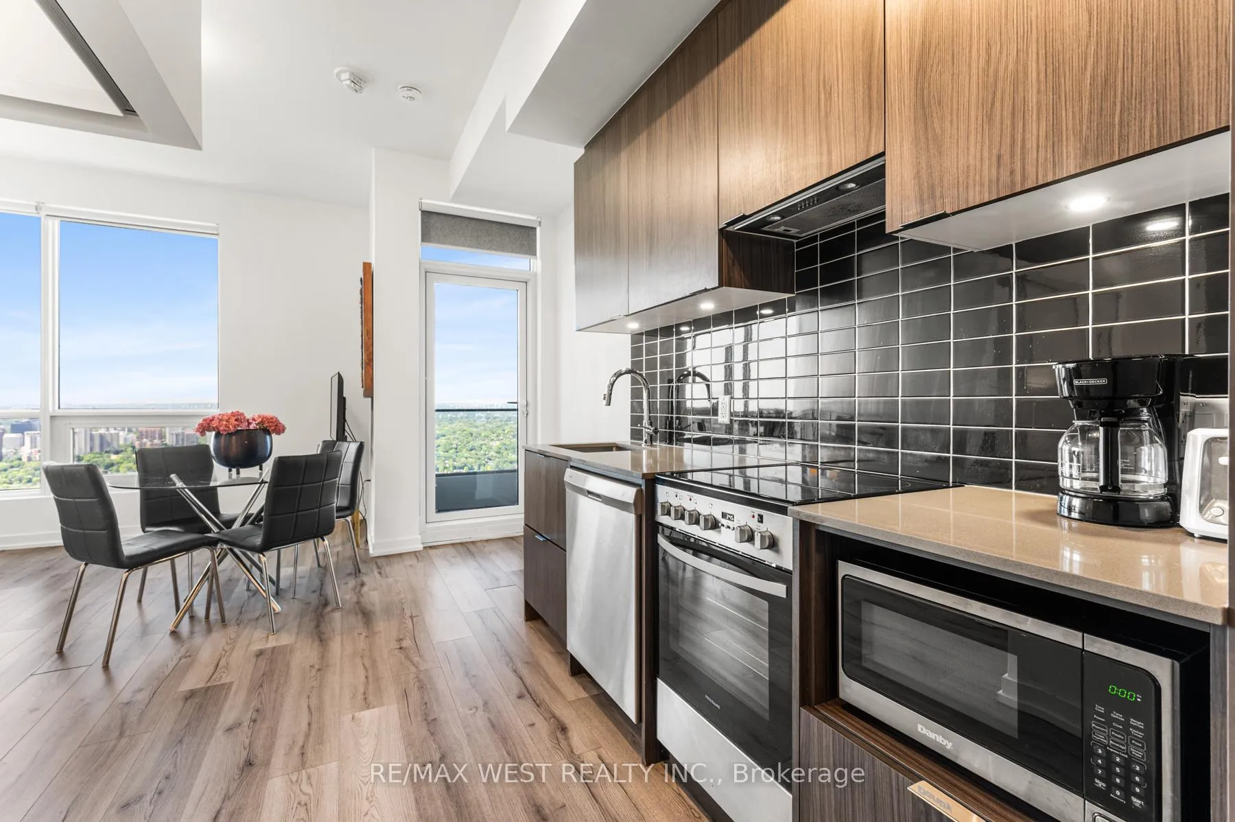 Photo 5 of Unit 5005, 395 Bloor Street E, Toronto, North St. James Town — HOMEH