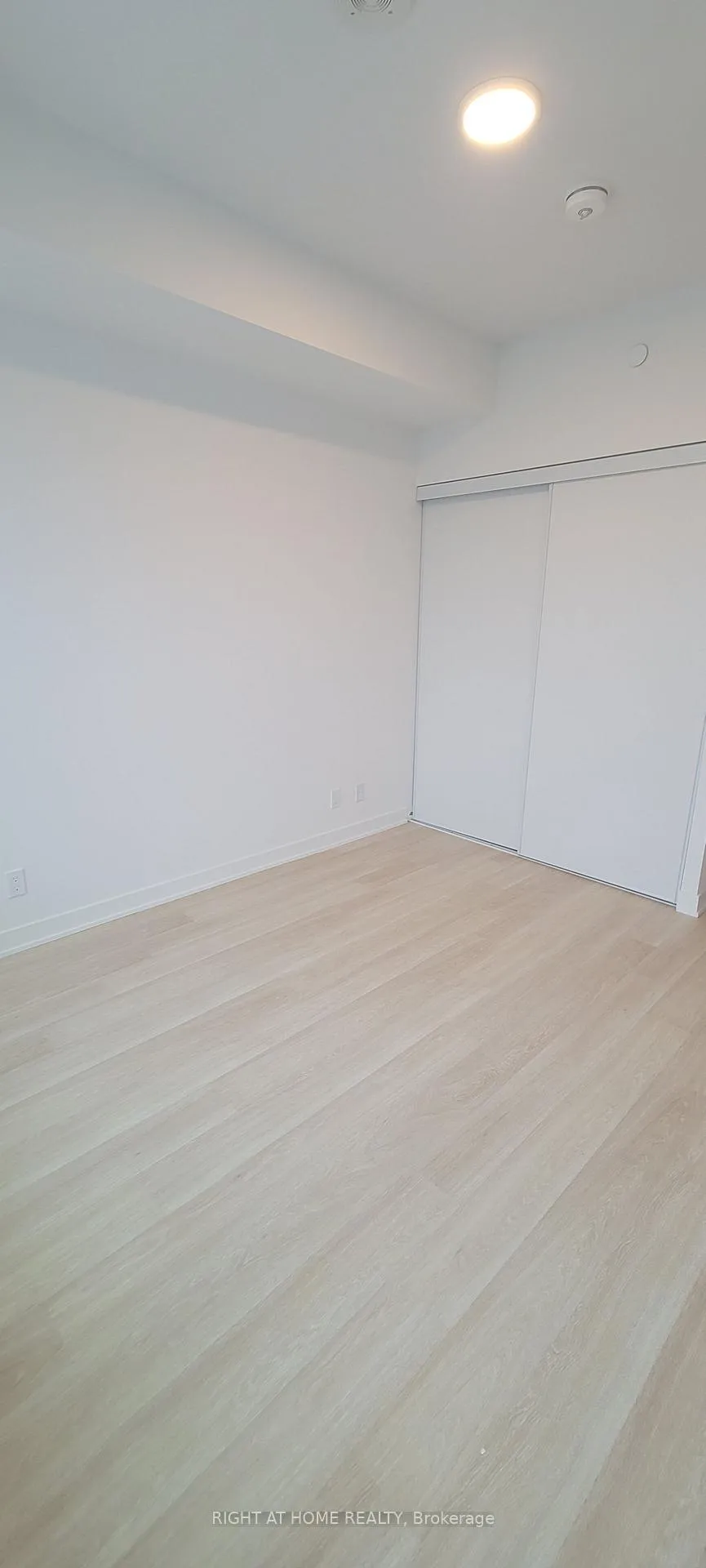 Photo 4 of Unit 1510, 50 Upper Mall Way, Vaughan, Brownridge — HOMEH