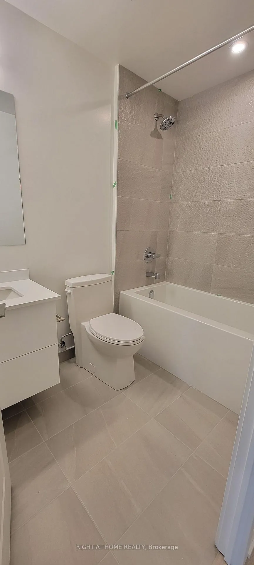 Photo 5 of Unit 1510, 50 Upper Mall Way, Vaughan, Brownridge — HOMEH