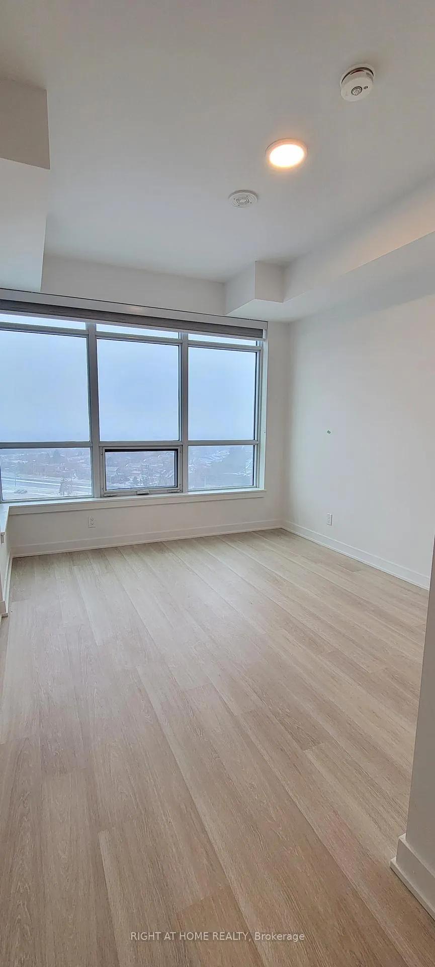 Photo 7 of Unit 1510, 50 Upper Mall Way, Vaughan, Brownridge — HOMEH