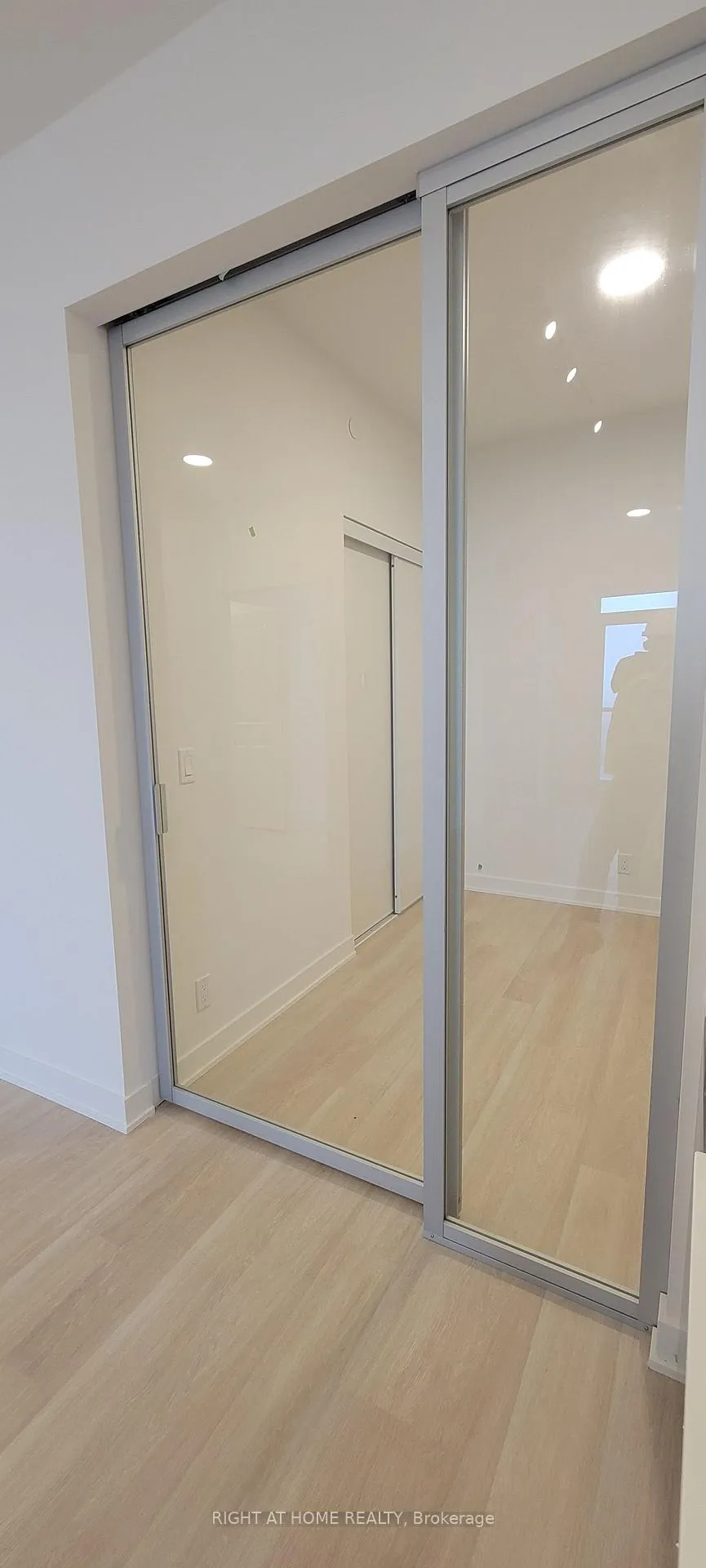 Photo 9 of Unit 1510, 50 Upper Mall Way, Vaughan, Brownridge — HOMEH