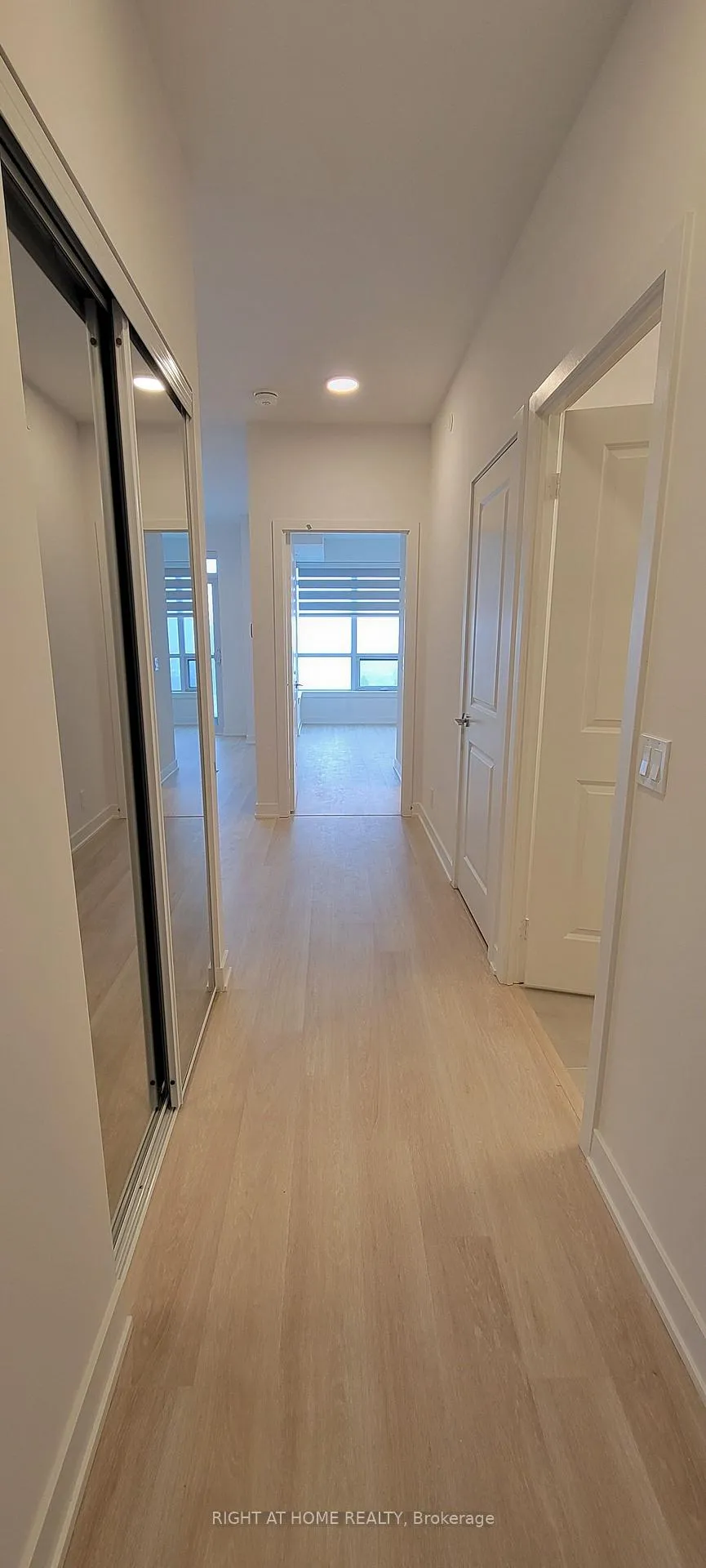 Photo 11 of Unit 1510, 50 Upper Mall Way, Vaughan, Brownridge — HOMEH