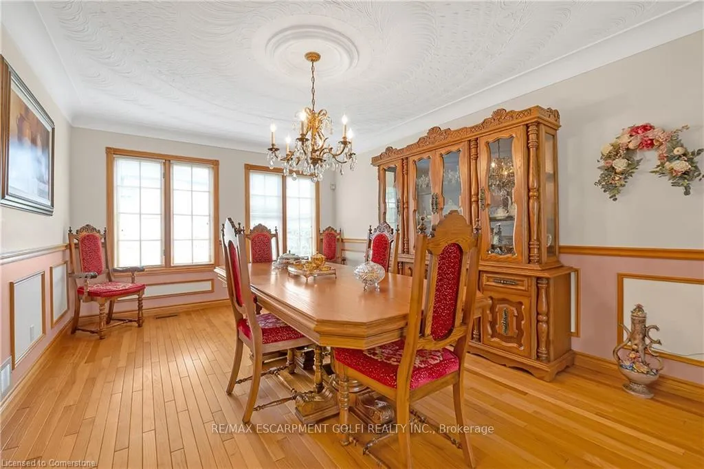 Photo 11 of 10 Embassy Drive, Hamilton, Lisgar — HOMEH